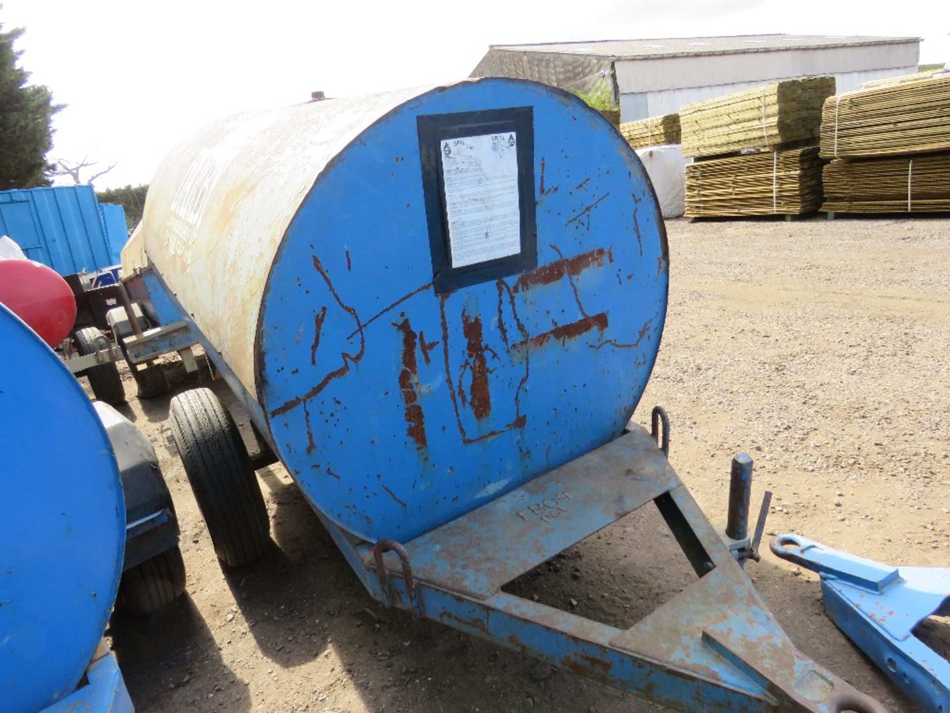 TRAILER ENGINEERING 250 GALLON / 1100 LITRE SINGLE AXLED BUNDED DIESEL BOWSER WITH HAND PUMP, HOSE A - Image 2 of 6