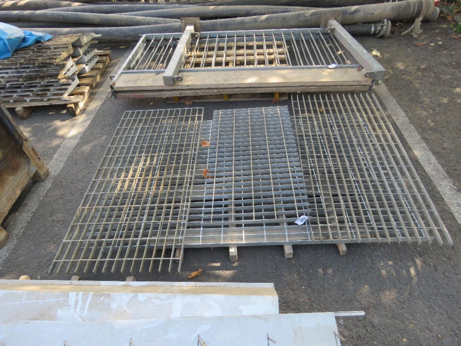 GALVANISED WALKWAY PANELS. LOT LOCATION: SS13 1EF, BASILDON, ESSEX.