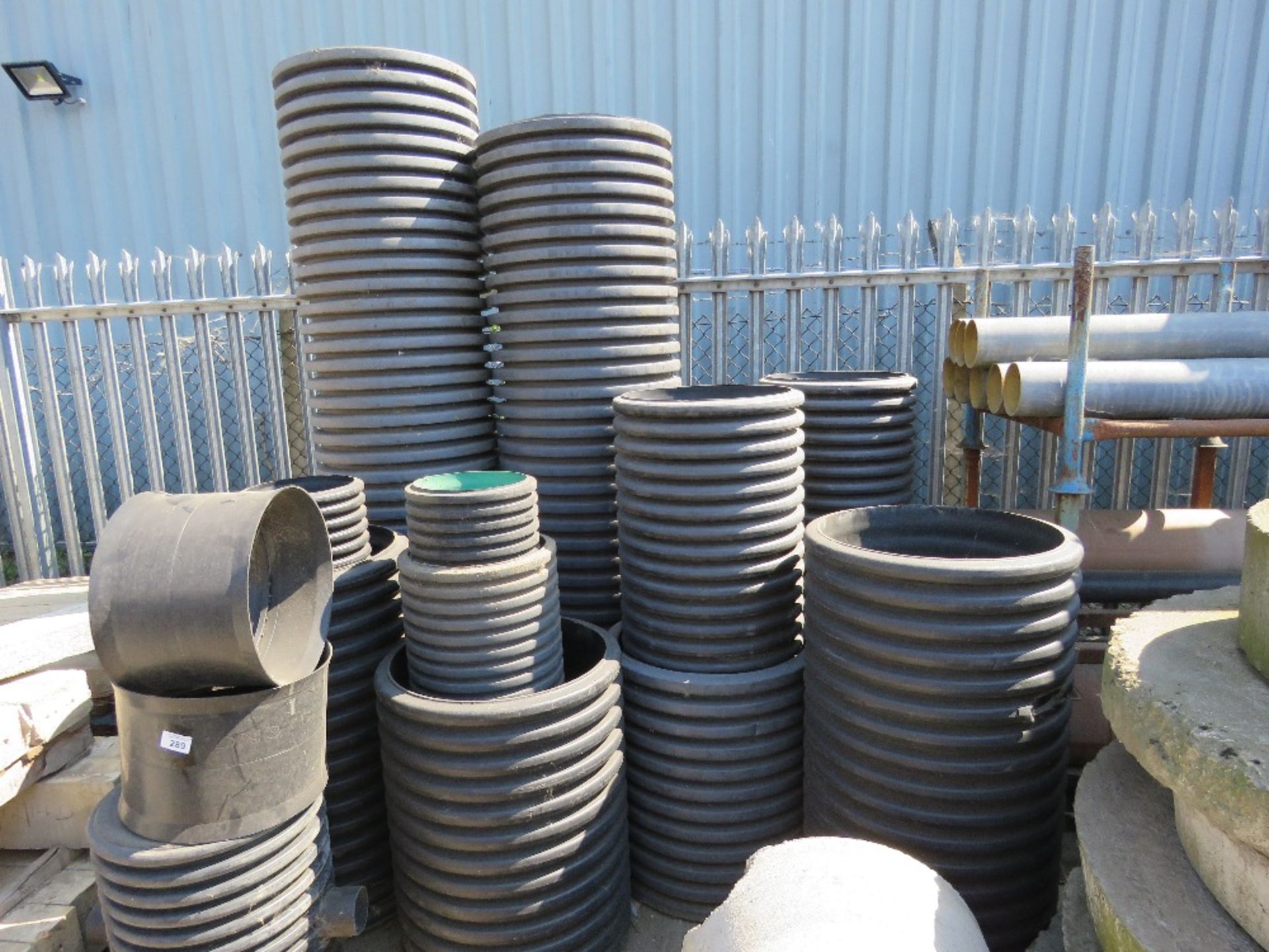 LARGE BORE PLASTIC CULVERT PIPES. LOT LOCATION: SS13 1EF, BASILDON, ESSEX. - Image 3 of 4