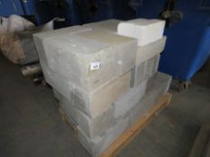 PALLET OF LIGHTWEIGHT BUILDING BLOCKS. LOT LOCATION: SS13 1EF, BASILDON, ESSEX.