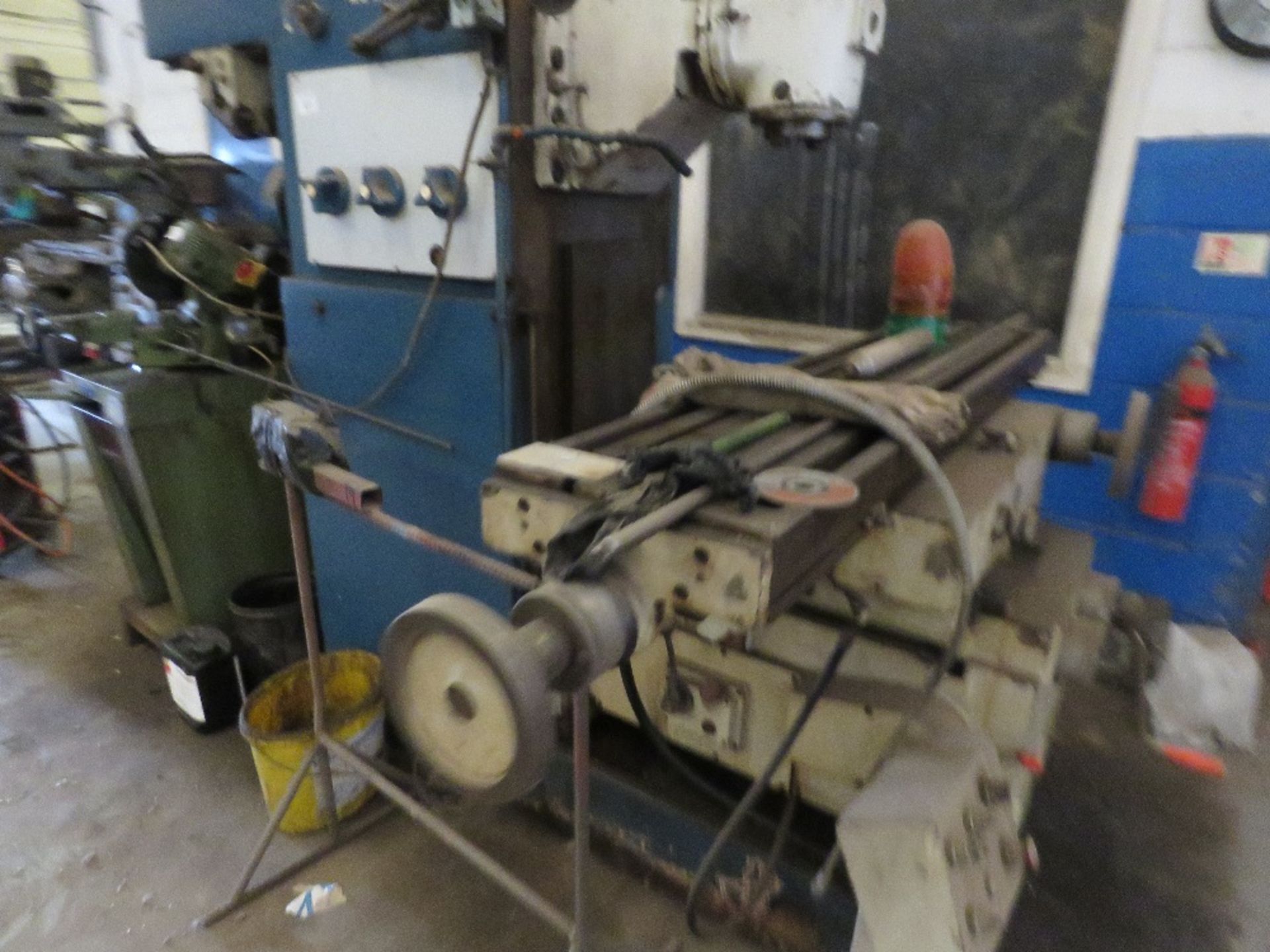 INDUMA UNIVERSAL MILLING MACHINE. LOT LOCATION: SS13 1EF, BASILDON, ESSEX. THIS LOT IS SOLD UNDER - Image 7 of 10