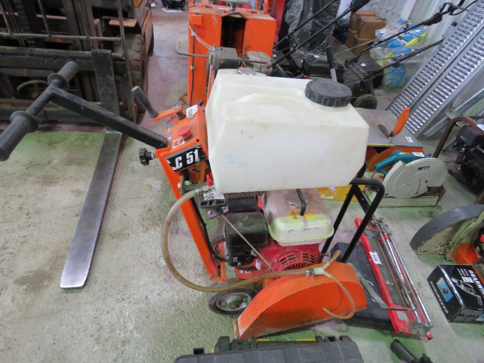 CLIPPER C51 PETROL FLOOR SAW THIS LOT IS SOLD UNDER THE AUCTIONEERS MARGIN SCHEME, THEREFORE NO VAT - Image 2 of 3