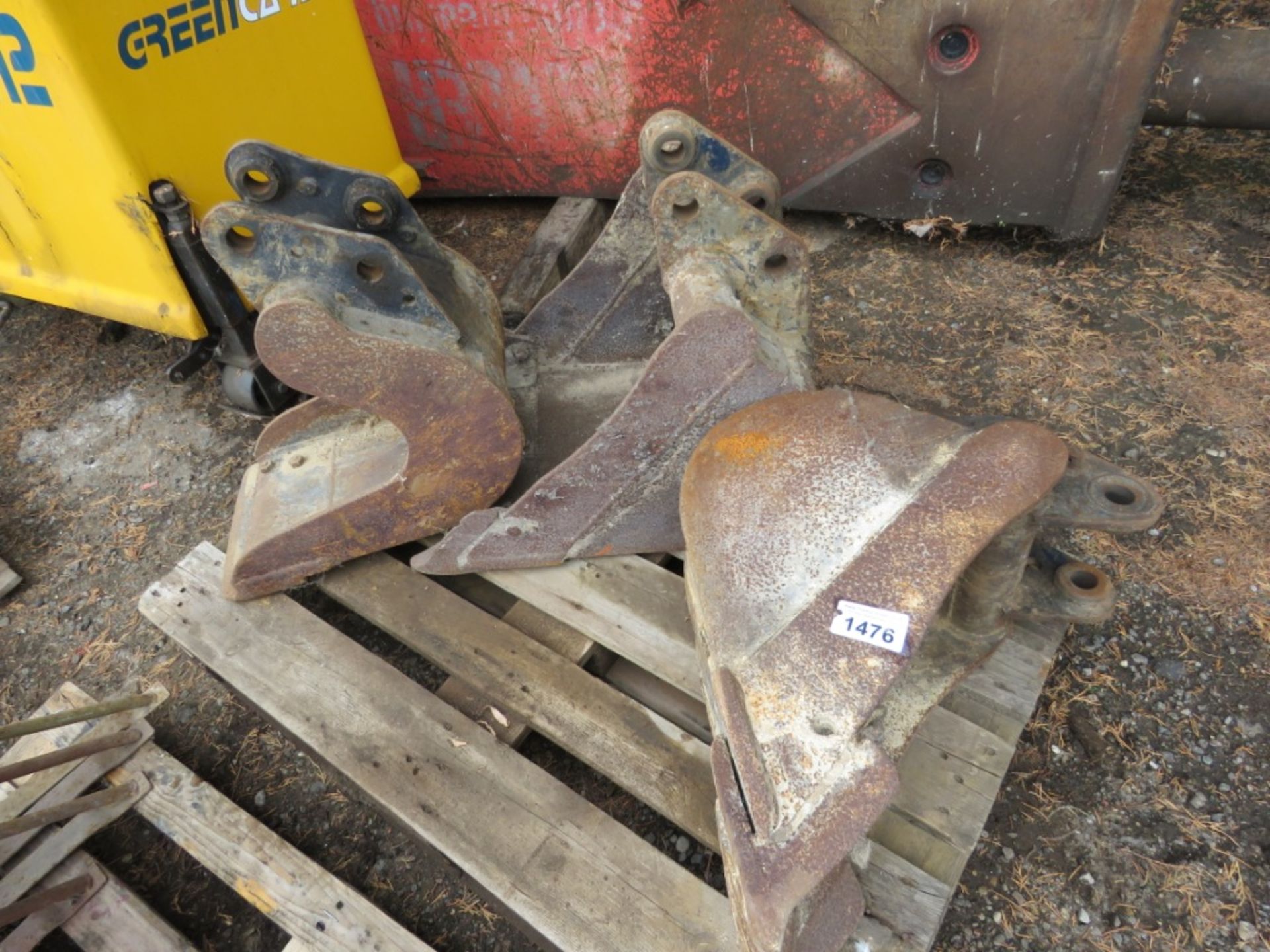 3 X MINI EXCAVATOR BUCKETS ON 30MM PINS: 12", 18" AND 12" SCOOP TYPE. THIS LOT IS SOLD UNDER THE