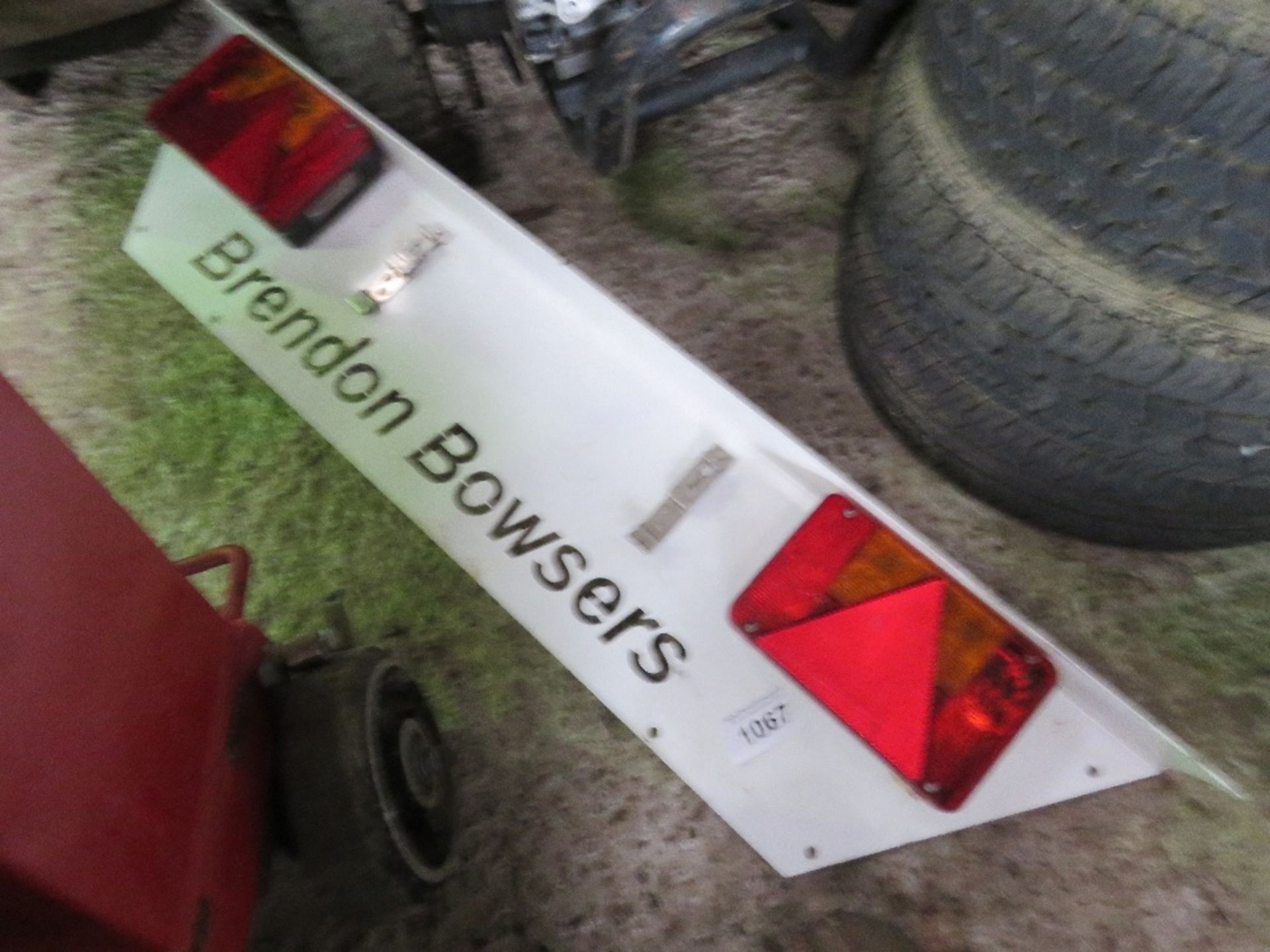 BRENDON WASHER BOWSER REAR LIGHT BOARD. - Image 2 of 2