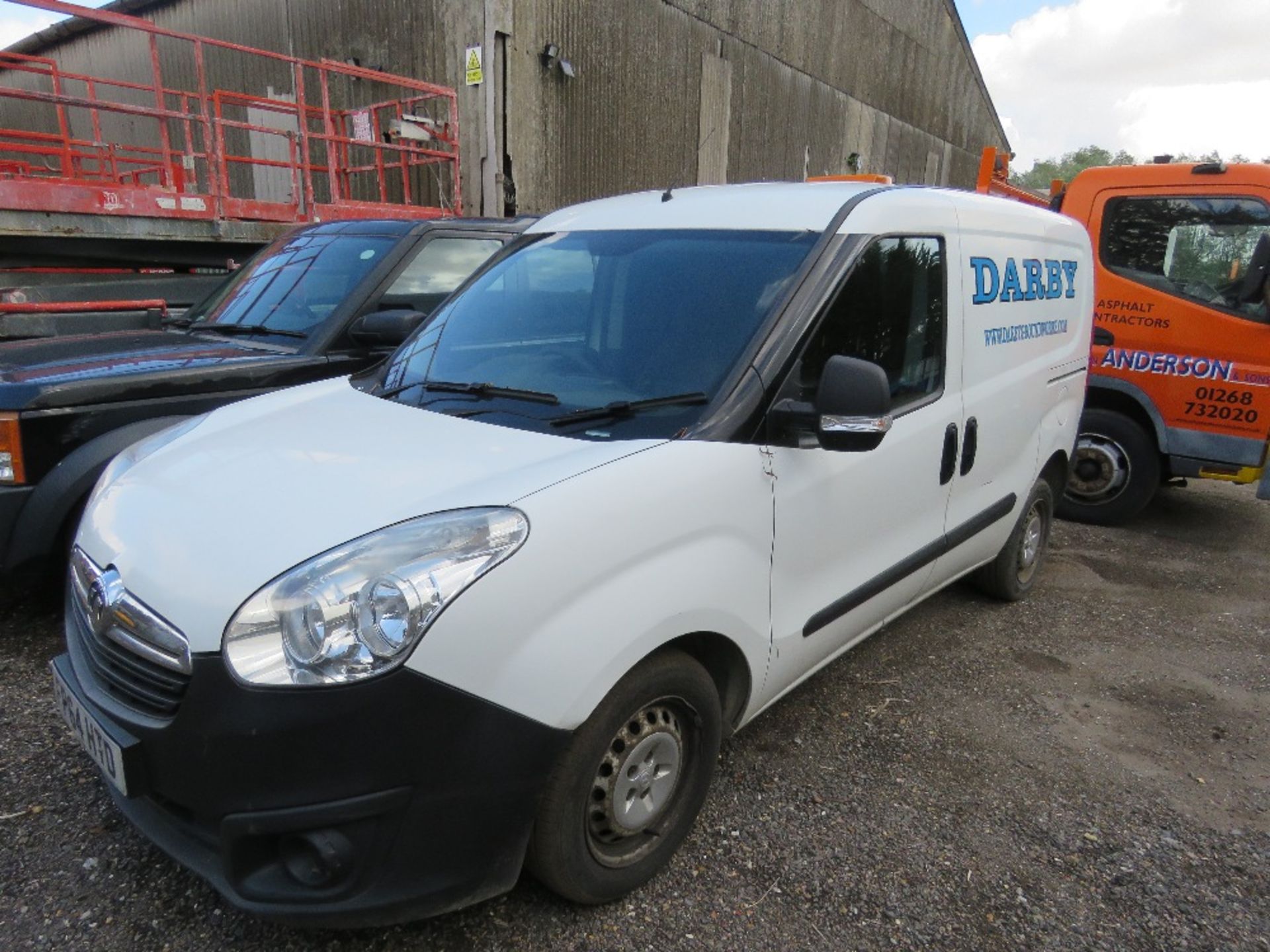VAUXHALL COMBI PANEL VAN REG: FP64 HTD WITH V5, TESTED UNTIL 30TH OCTOBER 2022. ONE OWNER, OWNED FRO - Image 3 of 11