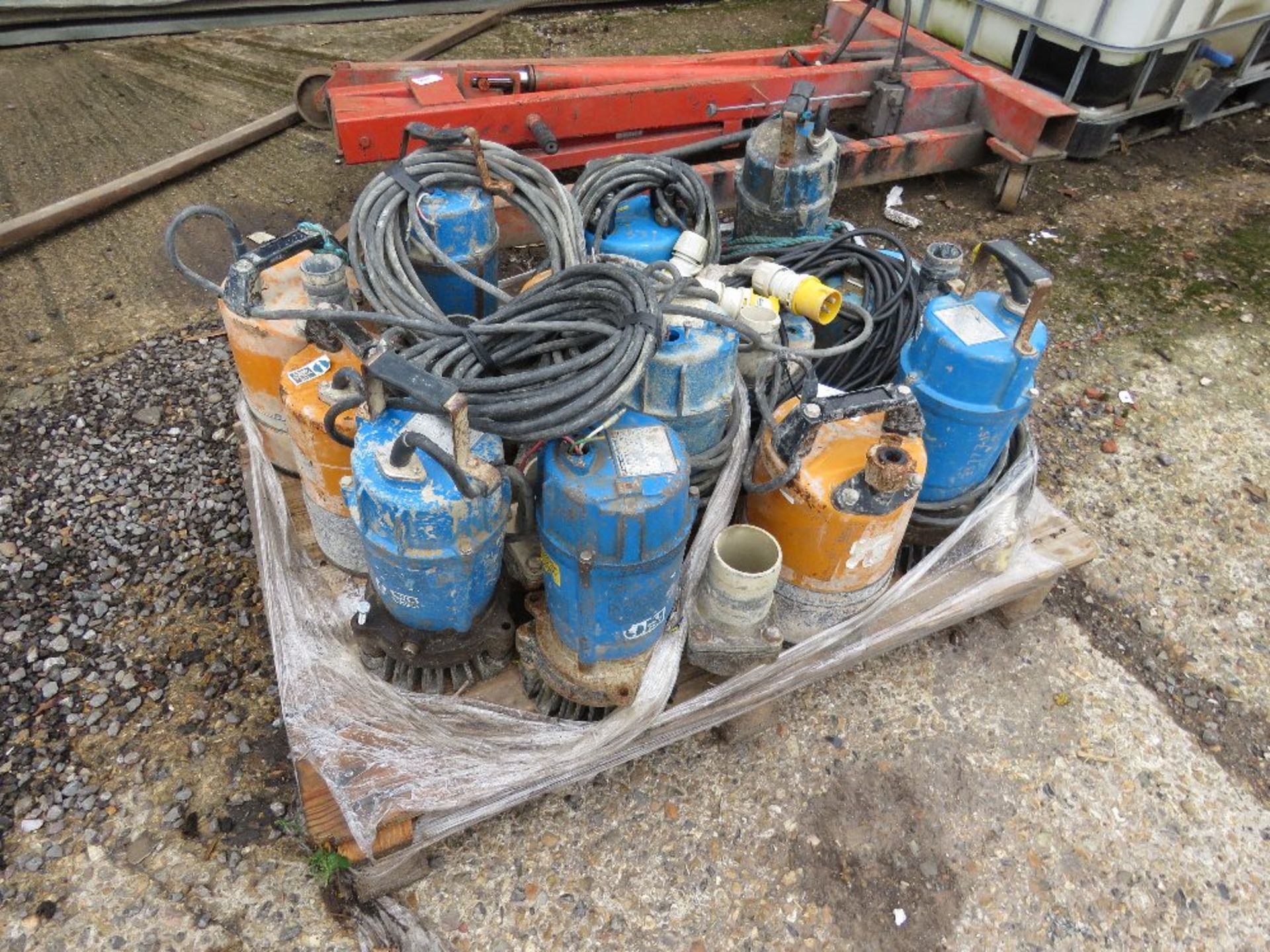 PALLET OF APPROXIMATELY 13NO SUBMERSIBLE WATER PUMPS. - Image 2 of 3