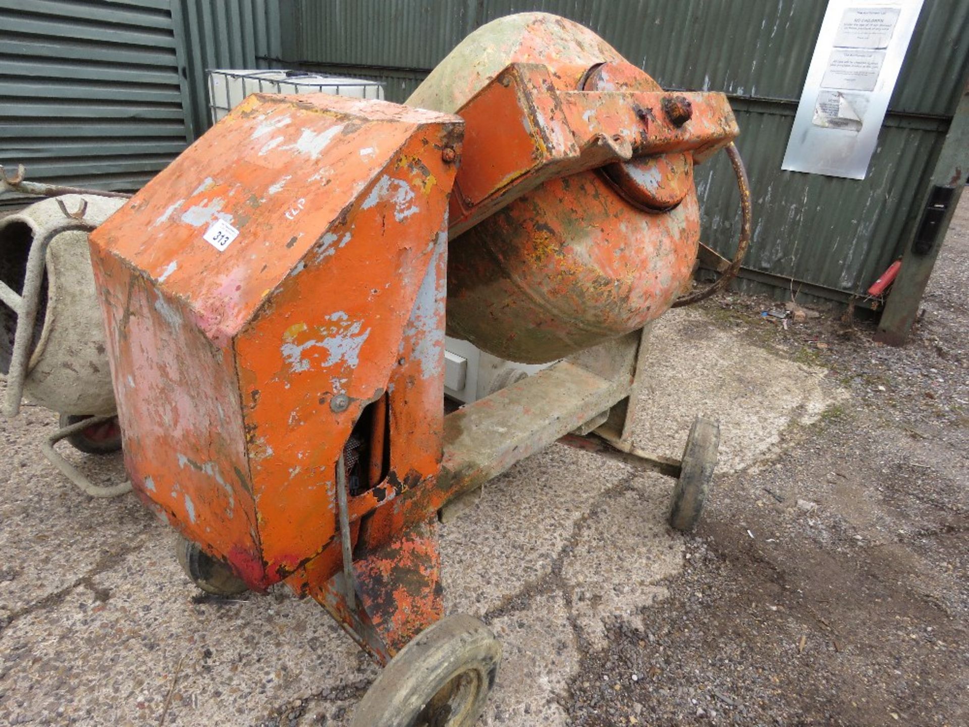 YANMAR ENGINED ELECTRIC START DIESEL MIXER. WHEN TESTED WAS SEEN TO RUN AND MIX.