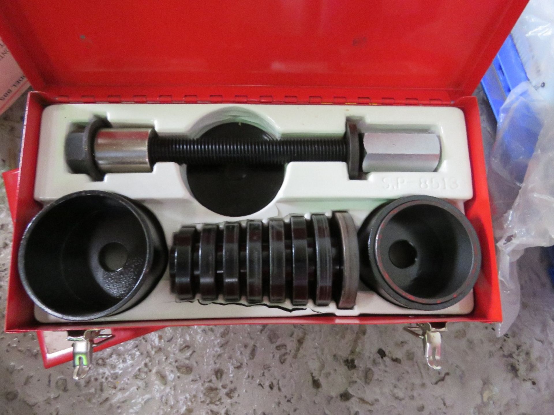 2 X HUB PULLER SETS. THIS LOT IS SOLD UNDER THE AUCTIONEERS MARGIN SCHEME, THEREFORE NO VAT WILL BE - Image 2 of 4