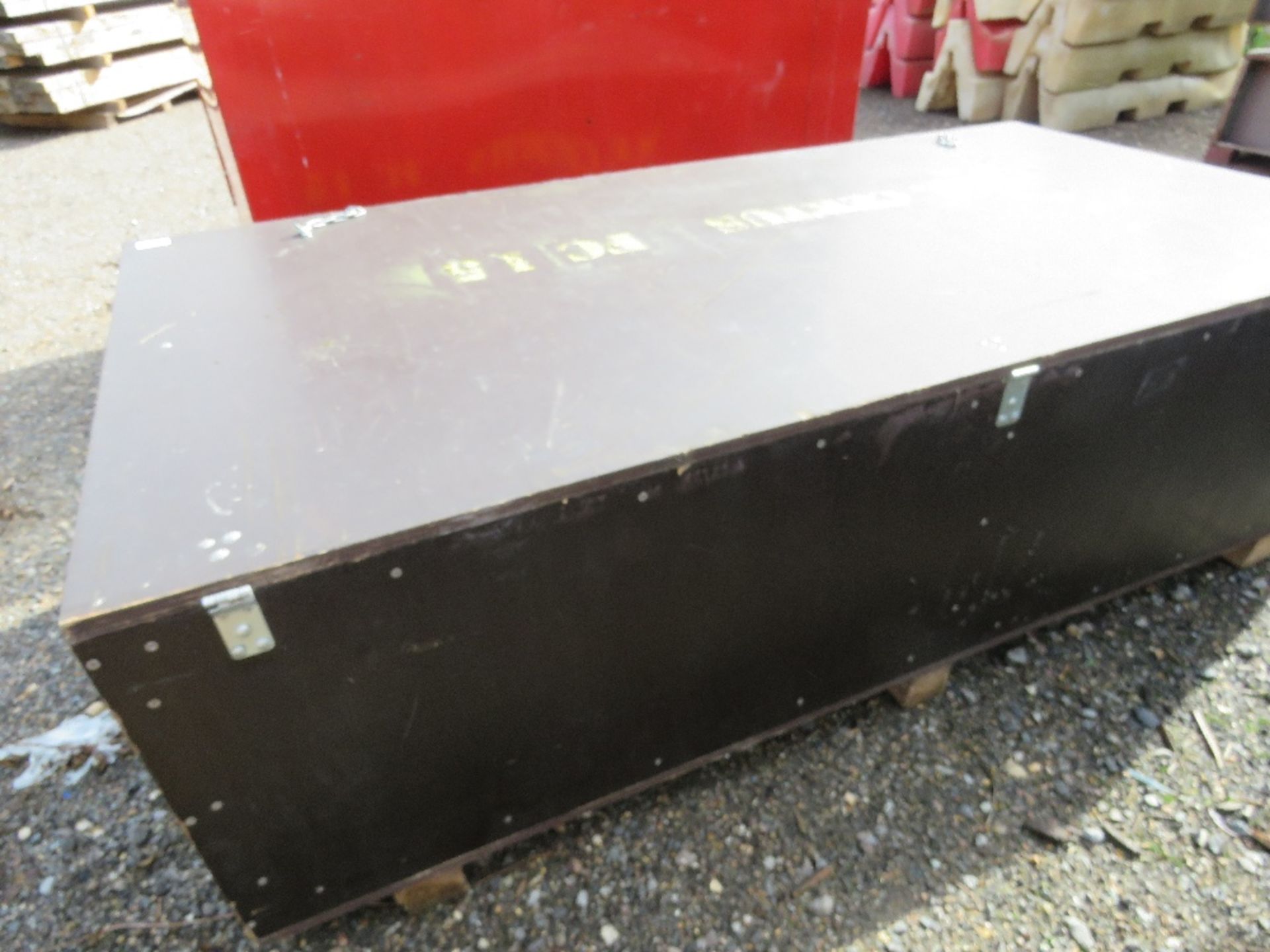 LARGE WOODEN STORAGE CHEST, 8FT X 4FT APPROX. THIS LOT IS SOLD UNDER THE AUCTIONEERS MARGIN SCHEME, - Image 3 of 3
