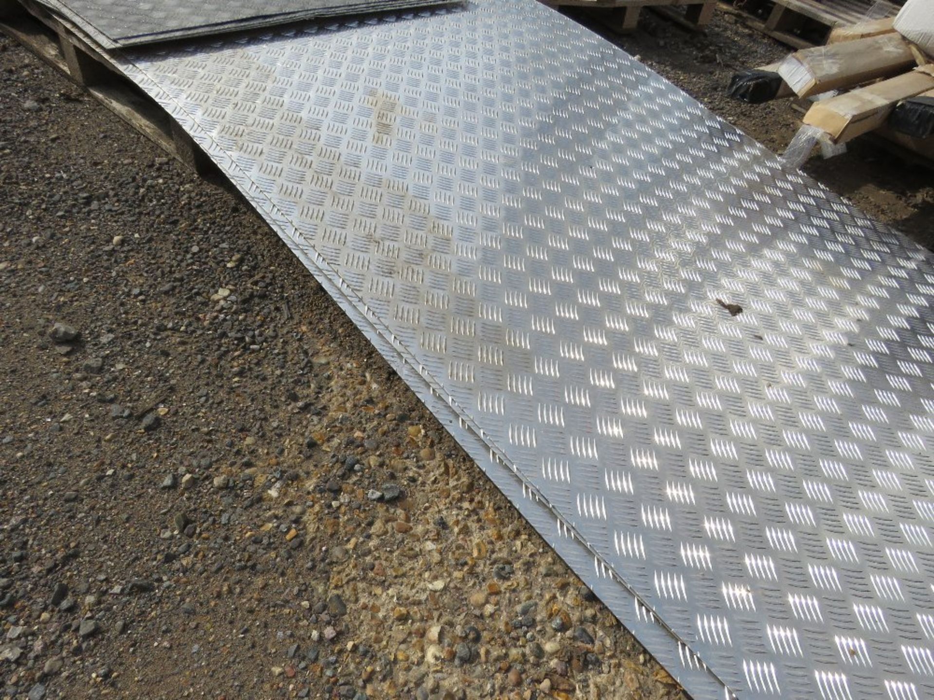 3 X ALUMINIUM CHEQUER PLATE SHEETS PLUS OFFCUTS, PRE USED. THIS LOT IS SOLD UNDER THE AUCTIONEERS MA - Image 3 of 3