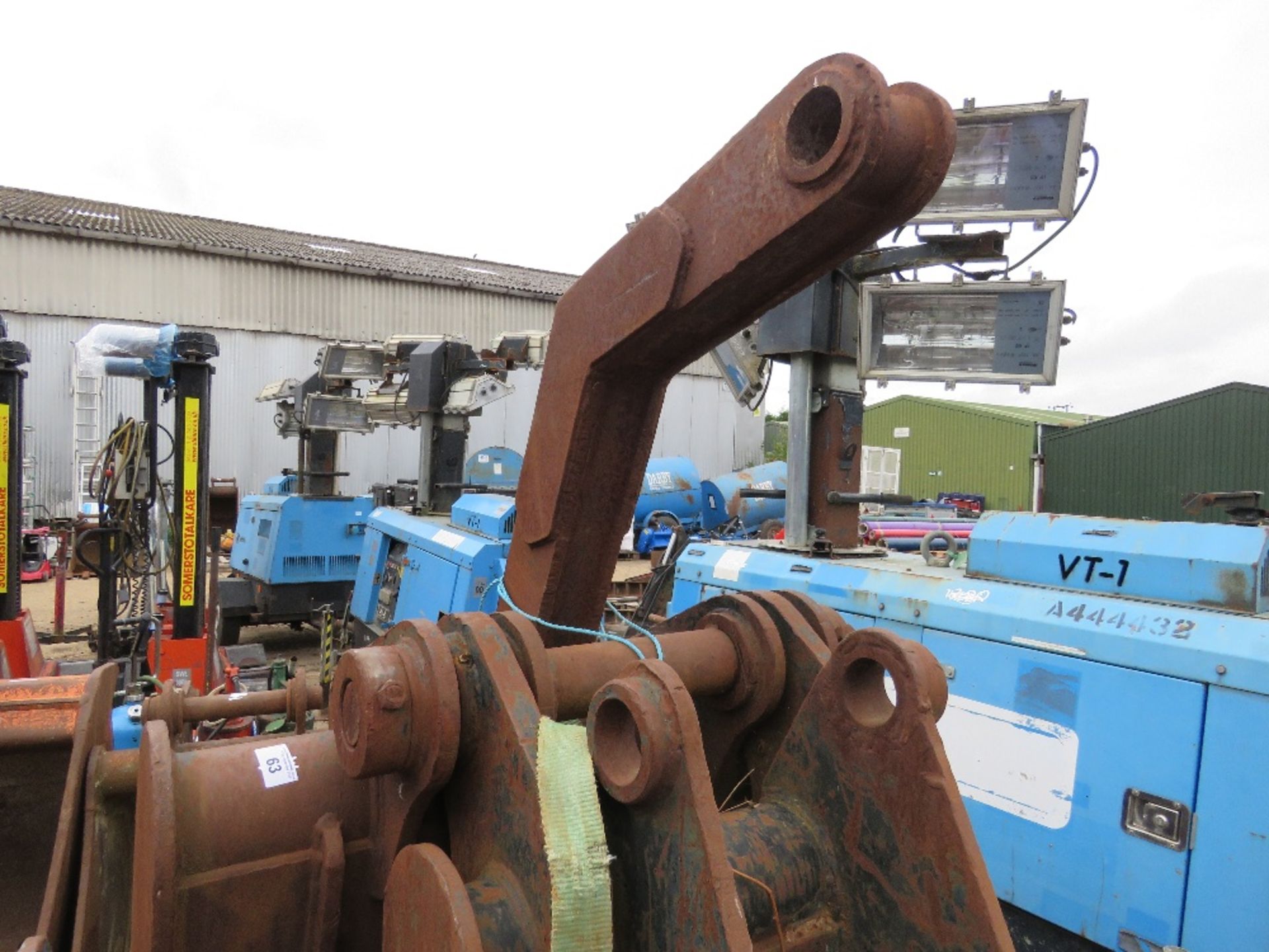 EXCAVATOR GRAPPLE ON 80MM PINS. LOT LOCATION: THE STONDON HALL SALEGROUND, ESSEX. CM15 0LD. - Image 2 of 4