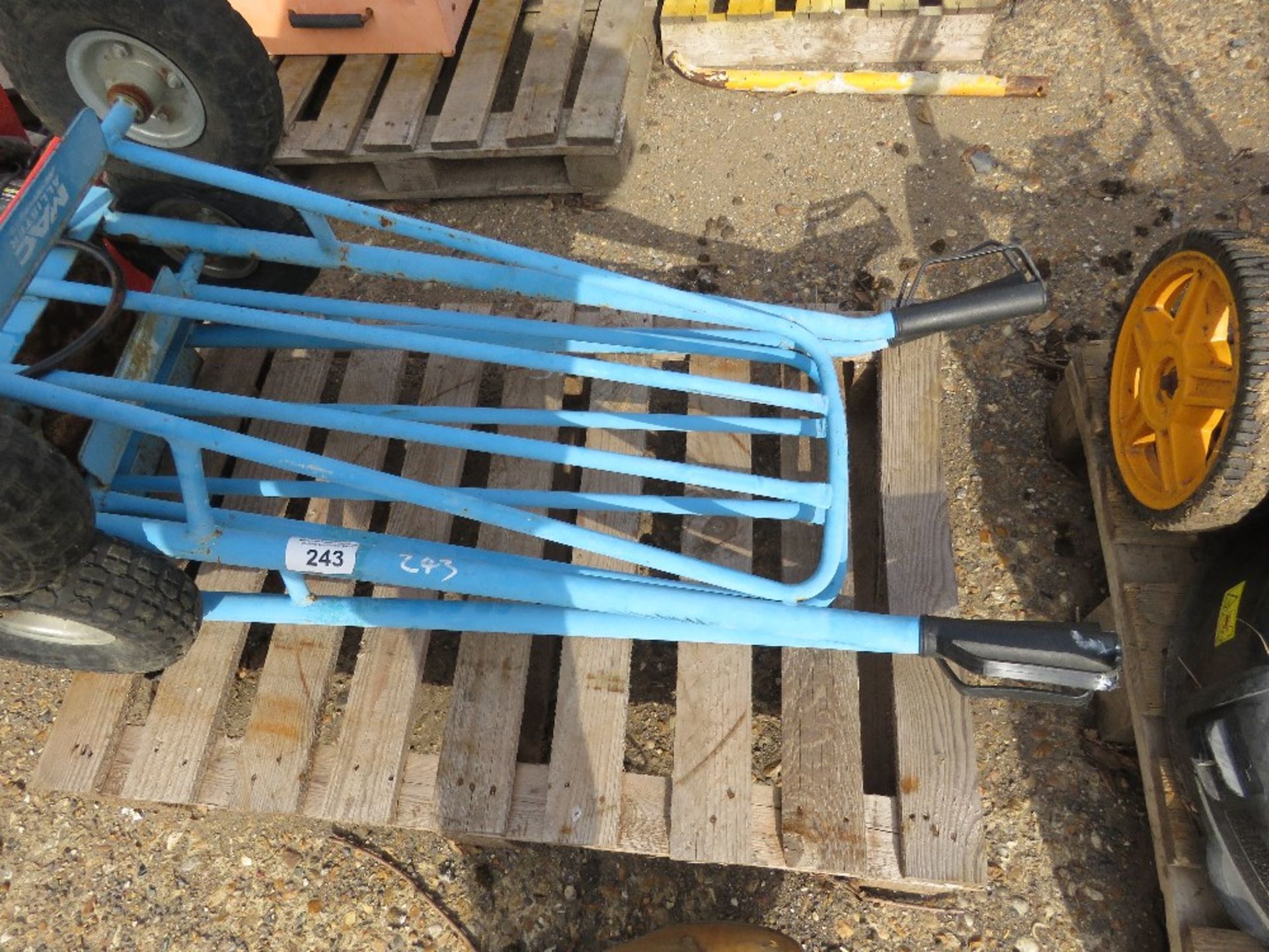 2 X SACKBARROWS. THIS LOT IS SOLD UNDER THE AUCTIONEERS MARGIN SCHEME, THEREFORE NO VAT WILL BE CHAR - Image 2 of 2