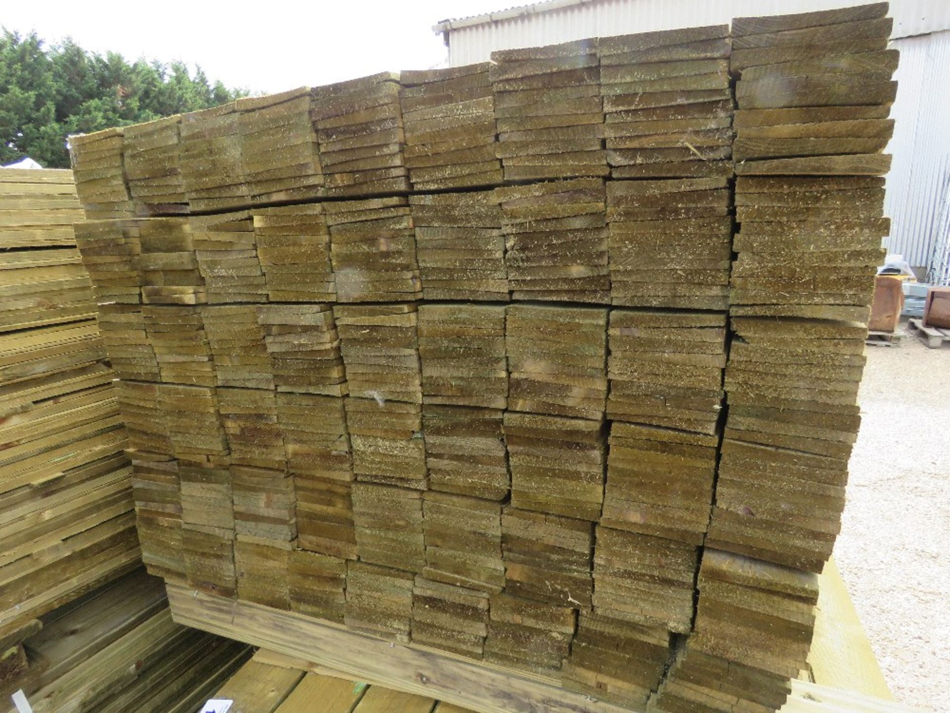 LARGE PACK OF TREATED FEATHER EDGE CLADDING FENCE TIMBER BOARDS 1.5 METRE LENGTH X 100MM WIDTH APPRO - Image 2 of 3