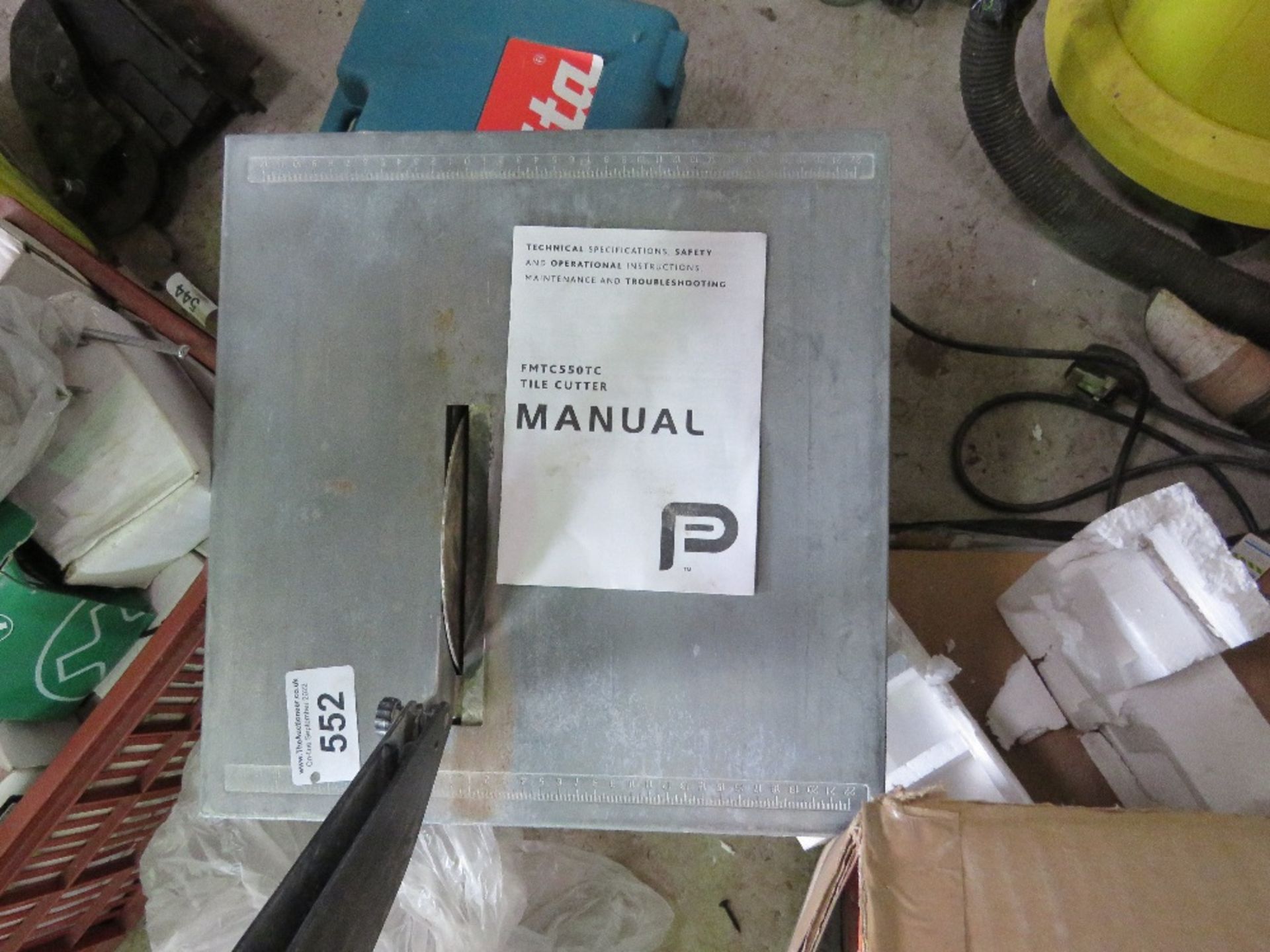 TILE SAW, 240VOLT. THIS LOT IS SOLD UNDER THE AUCTIONEERS MARGIN SCHEME, THEREFORE NO VAT WILL BE CH - Image 2 of 3