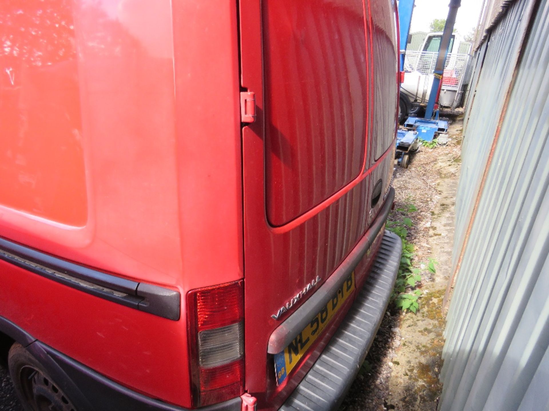 VAUXHALL COMBO PANEL VAN REG:NL58 BYB. MILES NOT SHOWING. TEST EXPIRED. SIDE DOOR. WHEN TESTED WAS S - Image 4 of 9