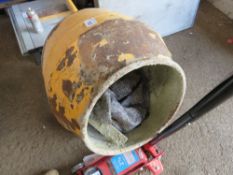 ELECTRIC CEMENT MIXER. THIS LOT IS SOLD UNDER THE AUCTIONEERS MARGIN SCHEME, THEREFORE NO VAT WIL