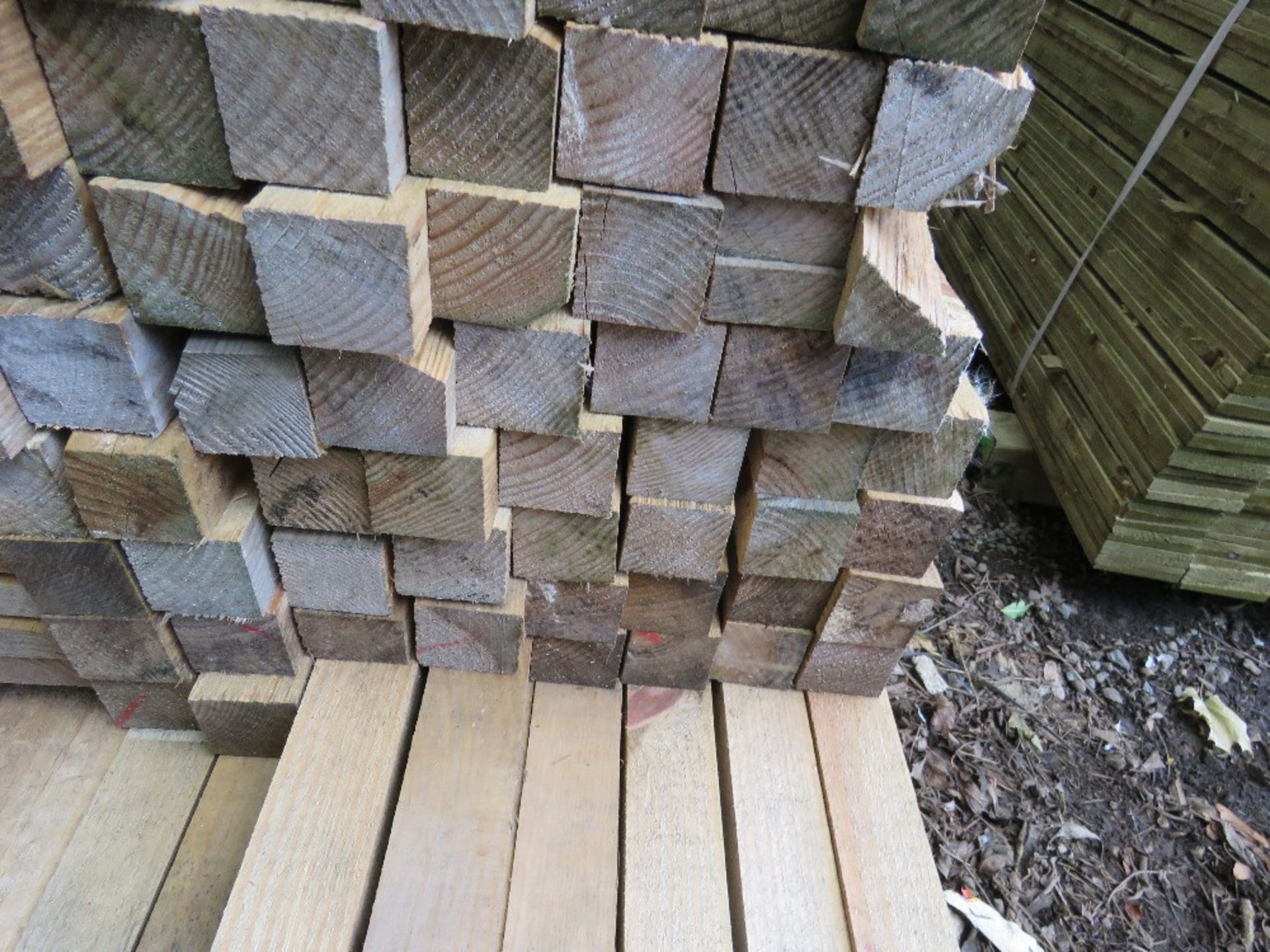 LARGE PACK OF UNTREATED TIMBER BOARDS AND BATTENS: BOARDS 125MM X 25MM AND TIMBERS 50MM X 50MM , 2.1 - Image 4 of 5