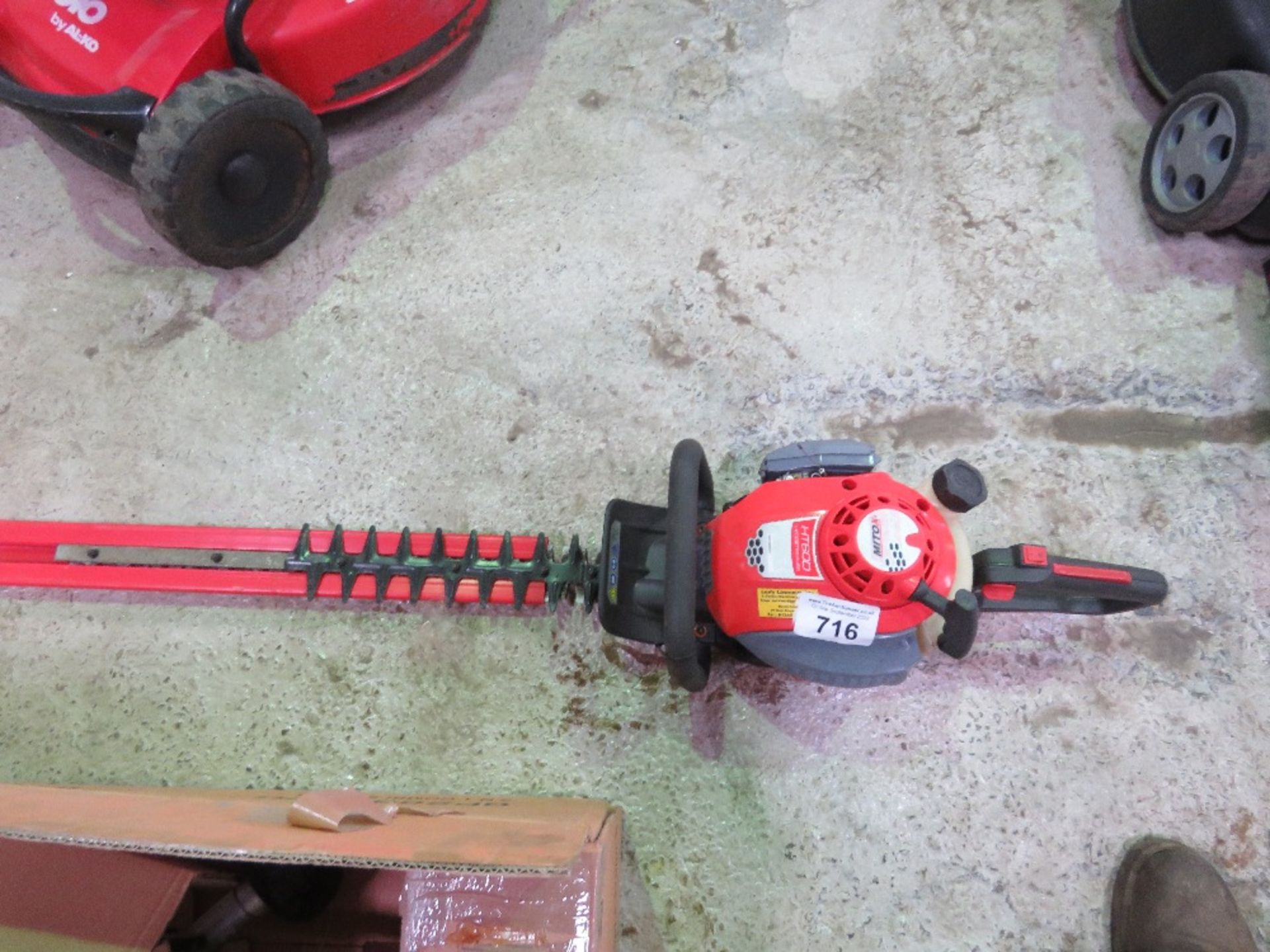 MITOX HEDGE CUTTER. THIS LOT IS SOLD UNDER THE AUCTIONEERS MARGIN SCHEME, THEREFORE NO VAT WILL BE C