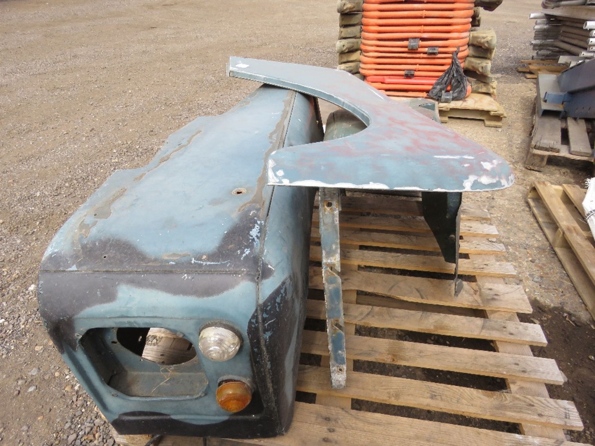 OLD LANDROVER FRONT WINGS. - Image 3 of 3