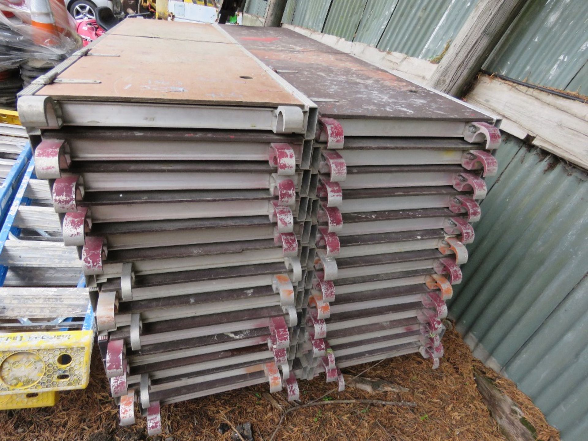 26 X ALUMINIUM SCAFFOLD PLATFORM BOARDS, 8FT LENGTH. - Image 2 of 3