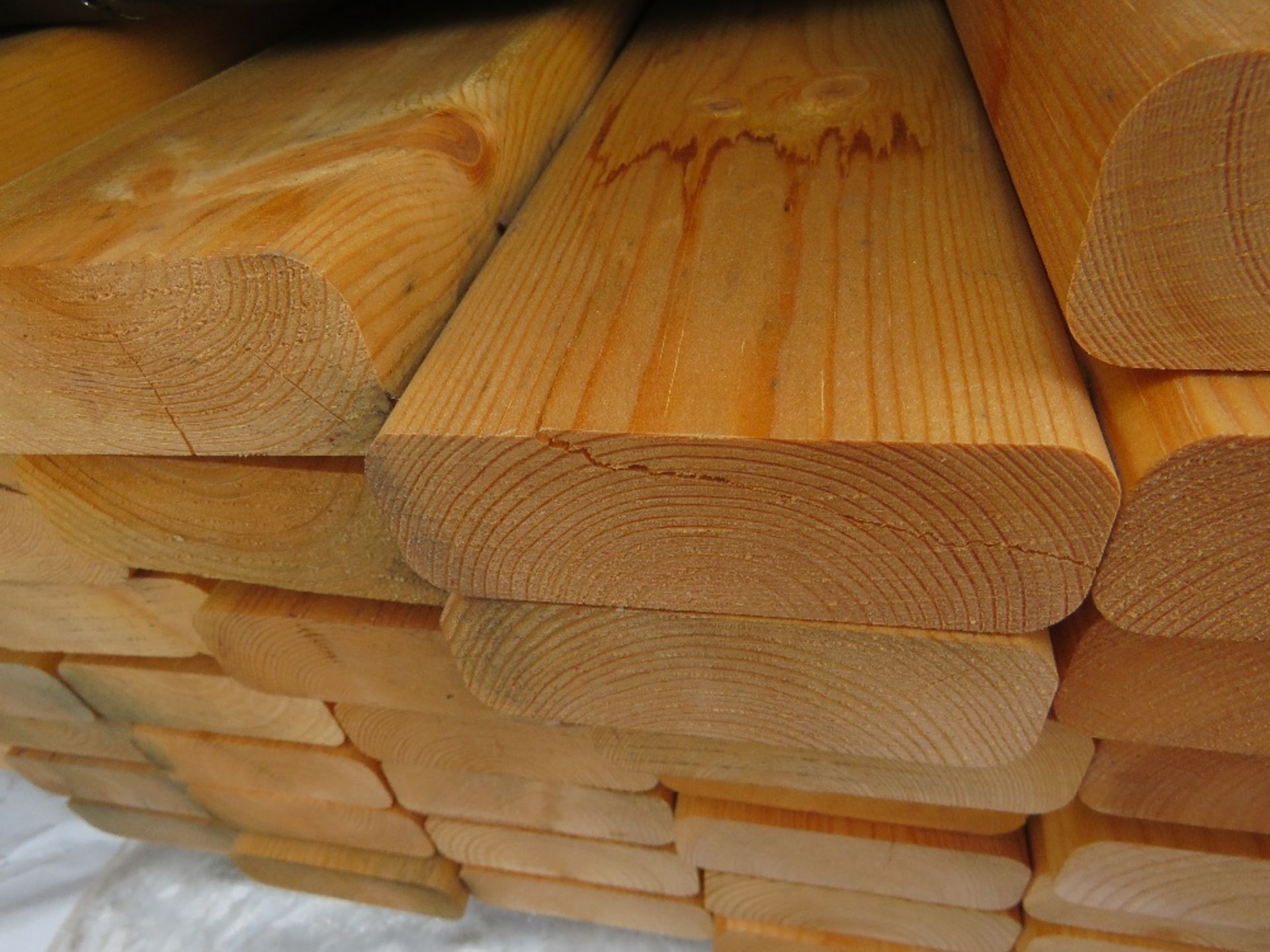 PACK OF PROFILED UNTREATED TIMBERS 3.1M LENGTH X 35MM X 95MM APPROX. - Bild 3 aus 3
