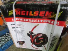 RETRACTABLE AIR HOSE.