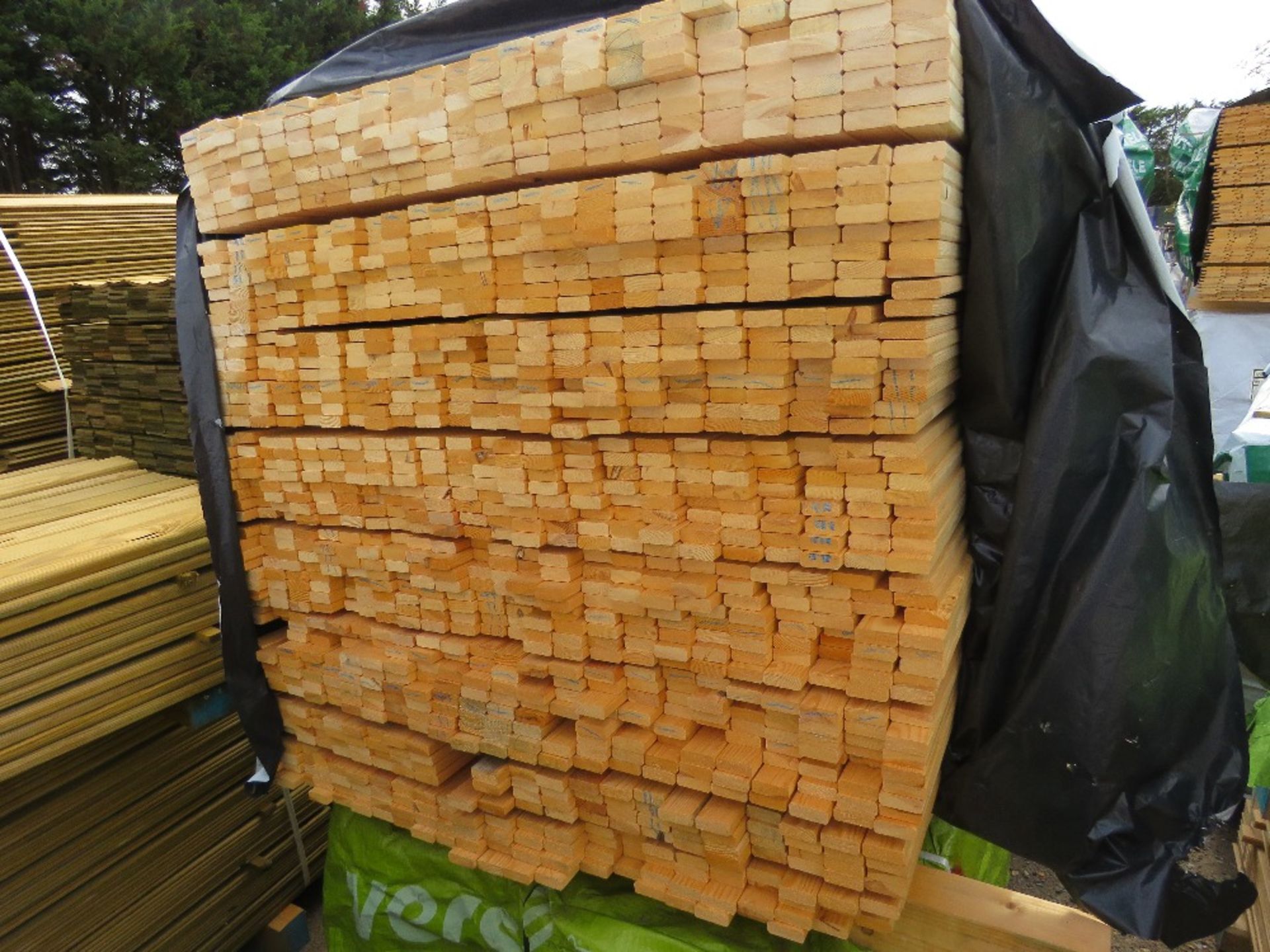 EXTRA LARGE PACK OF UNTREATED VENETIAN TIMBER SLATS 1.74METRE LENGTH X 45MM X 18MM APPROX.