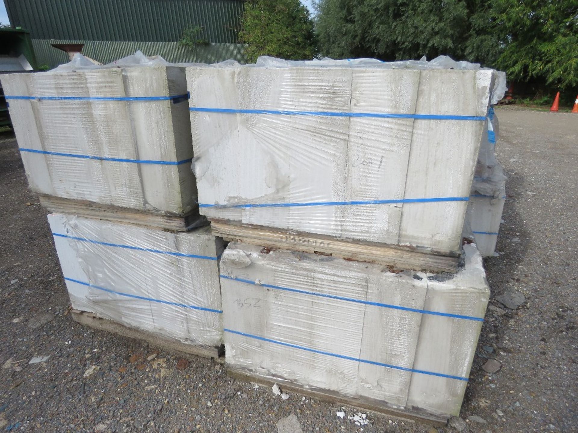8 X PACKS OF DUROX LIGHTWEIGHT BUILDING BLOCKS 60 X 14 X 20CM APPROX, 50NO PER PACK, 100NO IN TOTAL - Image 2 of 4