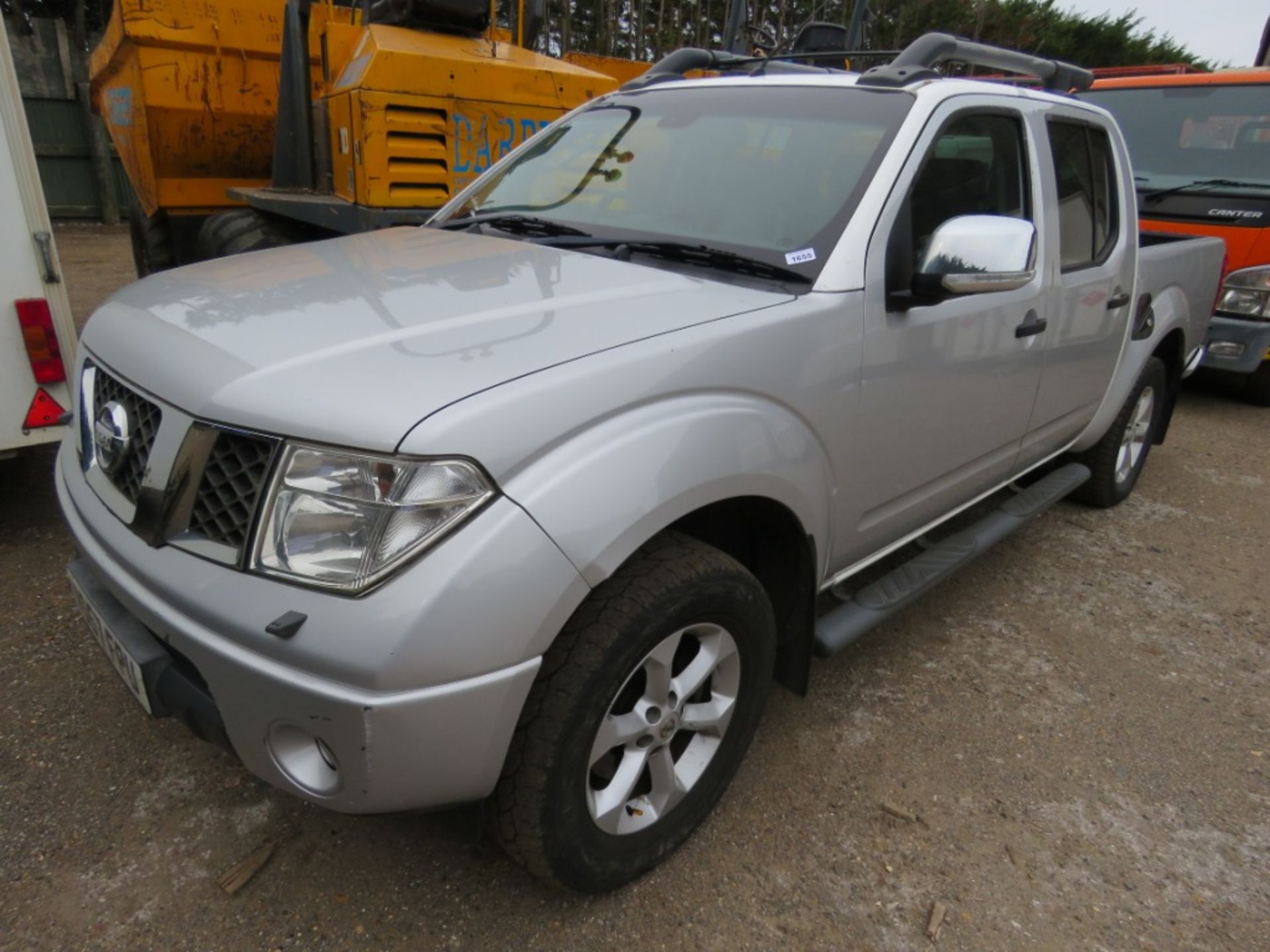 NISSAN NAVAR DOUBLE CAB PICKUP TRUCK, AUTO. REG:VO57 FPU WITH V5. TEST TILL 5.01.23. 136, 120 REC MI