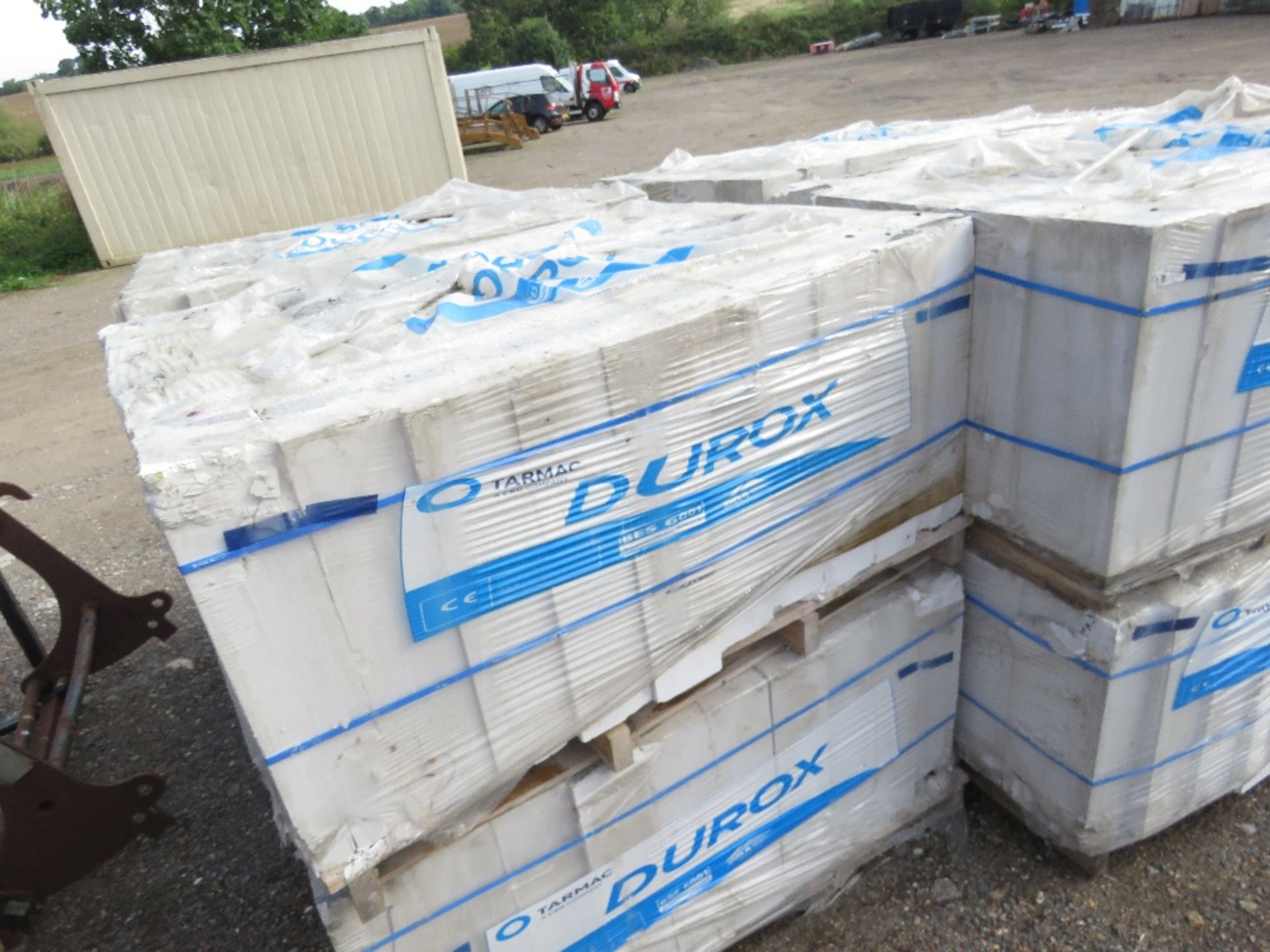 8 X PACKS OF DUROX LIGHTWEIGHT BUILDING BLOCKS 60 X 14 X 20CM APPROX, 50NO PER PACK, 100NO IN TOTAL - Image 4 of 4