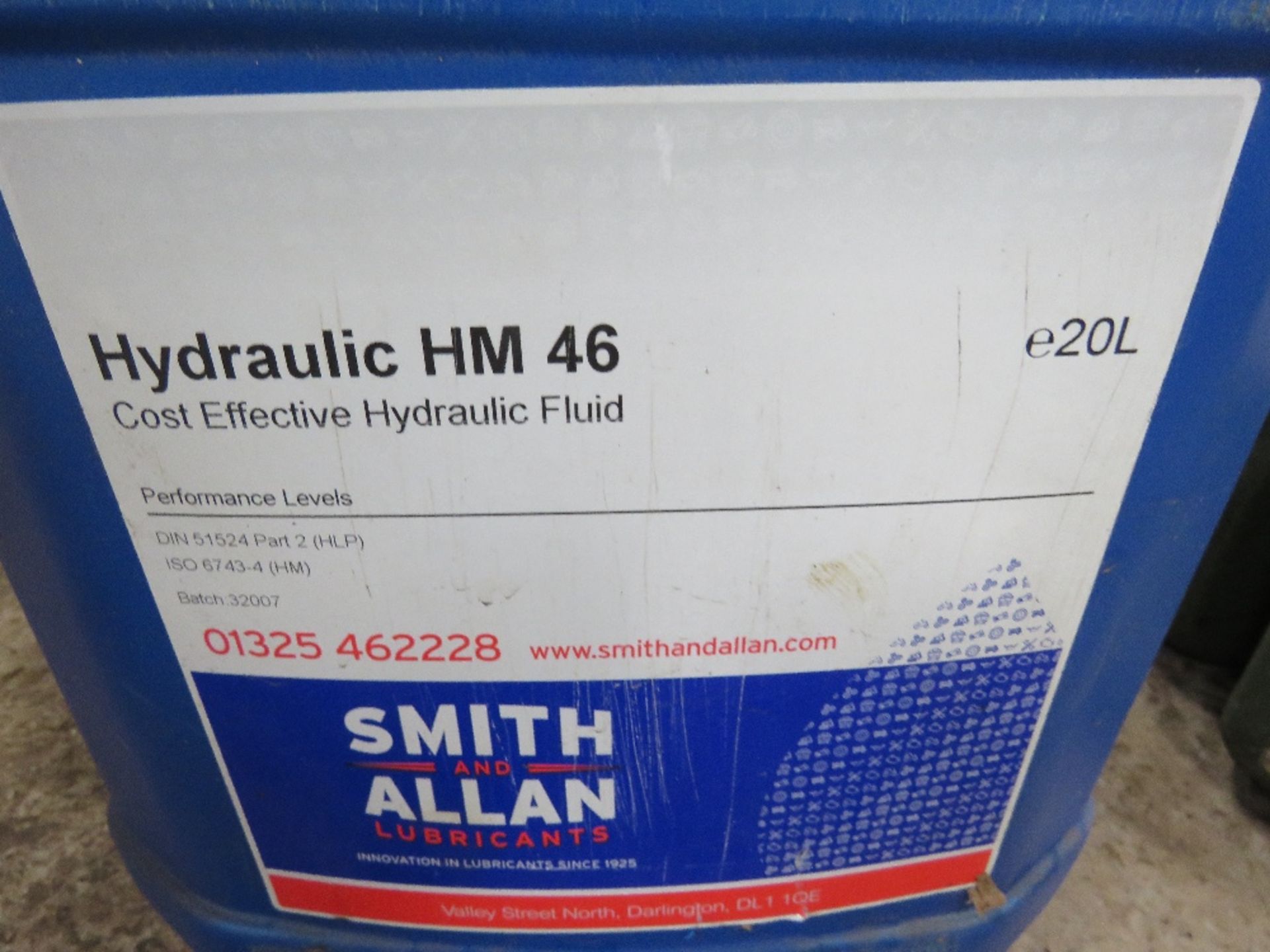 DRUM OF HM46 HYDRAULIC OIL. DIRECT FROM LANDSCAPE MAINTENANCE COMPANY DUE TO DEPOT CLOSURE. - Image 3 of 3