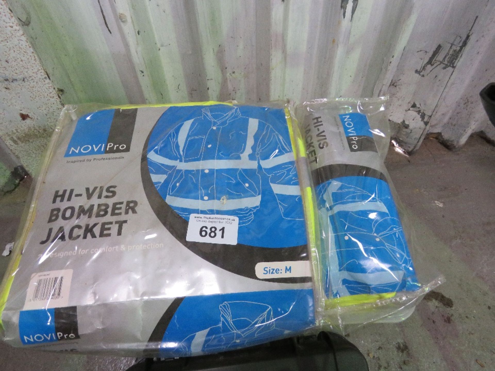 4 X HI-VIZ COATS/JACKETS. THIS LOT IS SOLD UNDER THE AUCTIONEERS MARGIN SCHEME, THEREFORE NO VAT WIL