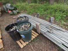 ASSORTED SCAFFOLD TUBING 5-16FT LENGTH APPROX PLUS 3 X BINS OF SCAFFOLD CLIPS. THIS LOT IS SOLD UND