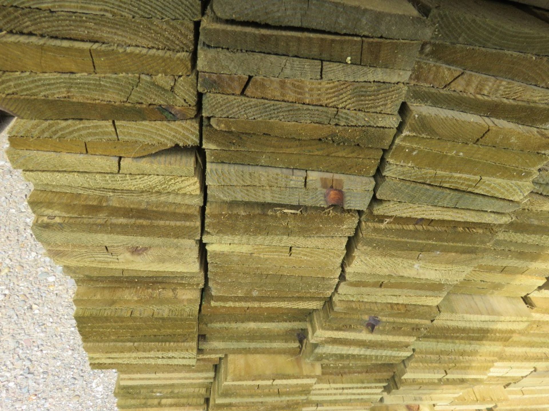 LARGE PACK OF TREATED FEATHER EDGE CLADDING FENCE TIMBER BOARDS 1.64 METRE LENGTH X 100MM WIDTH APPR - Image 3 of 3