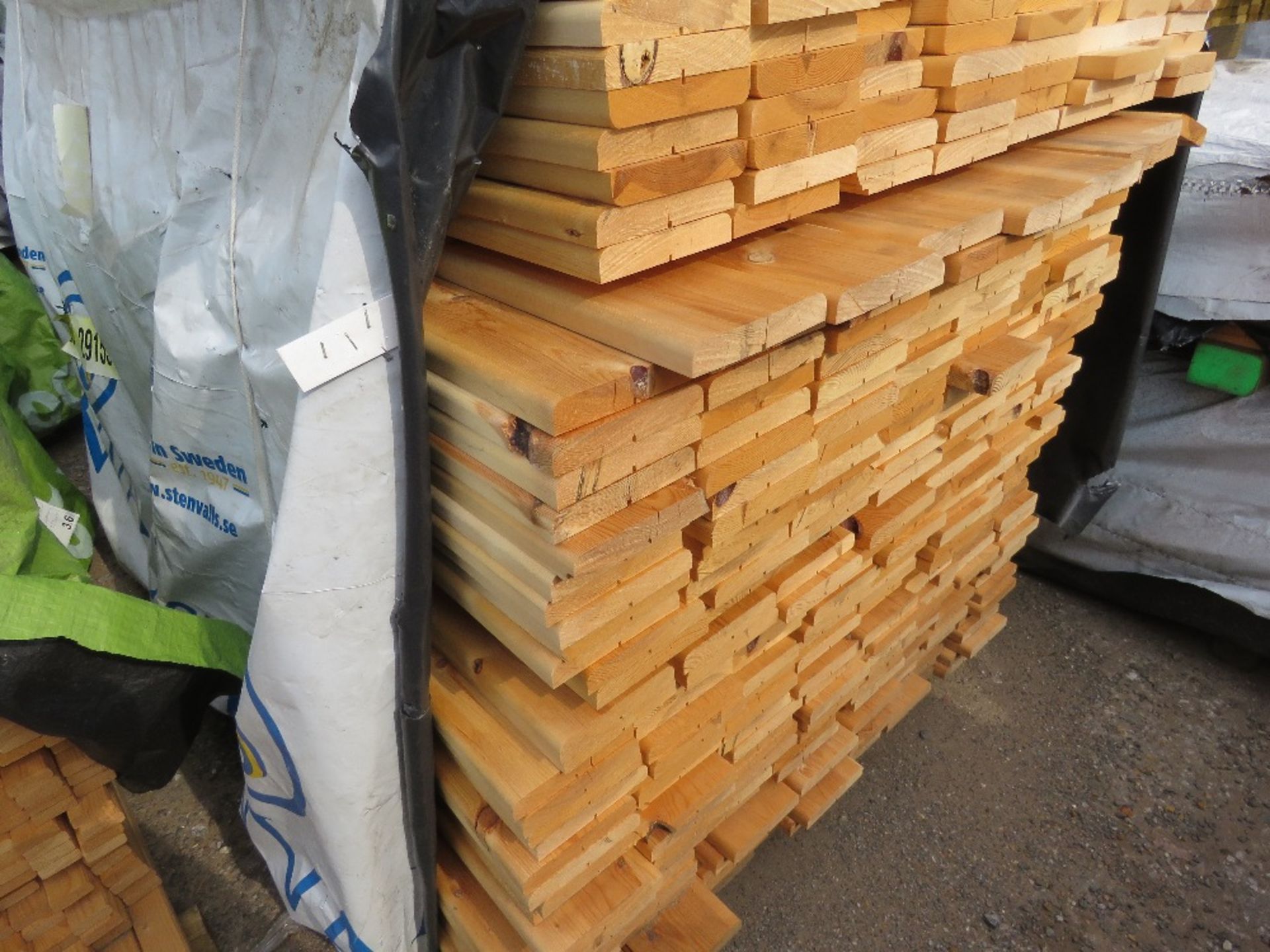 EXTRA LARGE PACK OF UNTREATED FENCE PANEL TOP TIMBER CAPS , 1.88M LENGTH X 120MM WIDTH APPROX.