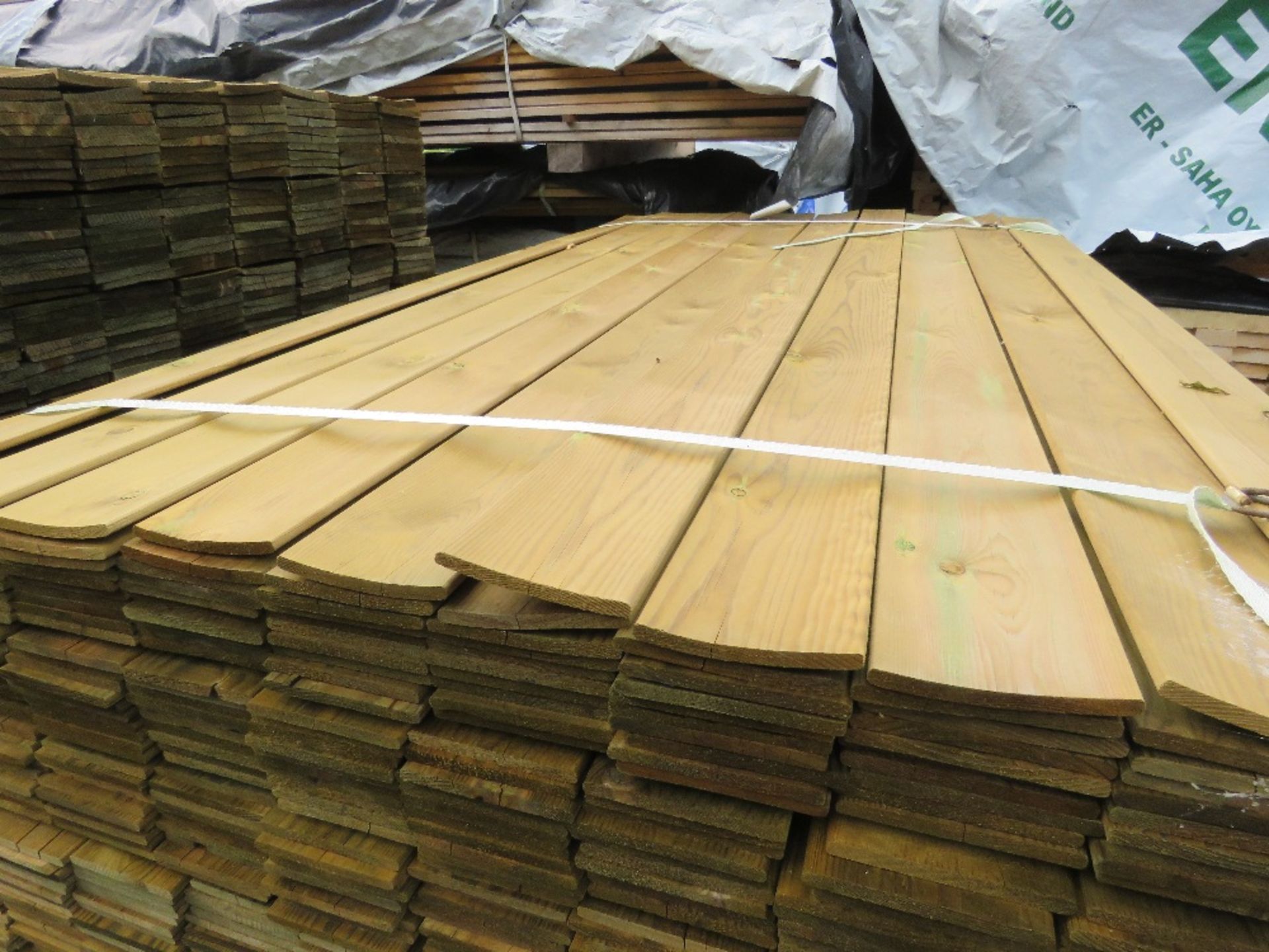 LARGE PACK OF TREATED HIT AND MISS FENCE CLADDING TIMBER BOARDS, 1.75M LENGTH X 95MM WIDTH APPROX. - Image 3 of 3