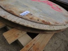 3 X SMALL ROUND SIZED STEEL ROAD PLATES/ MANHOLE PLATE COVERS. LOT LOCATION: EMERALD HOUSE, SWINBO
