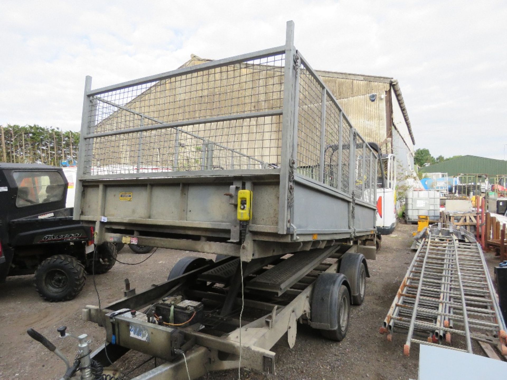 IFOR WILLIAMS TT126G TIPPING TRAILER WITH MESH CAGE SIDES ALL AROUND AND FULL LENGTH SKIDS. SN:SCK60 - Image 3 of 9