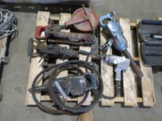 PALLET OF ASSORTED AIR TOOLS INCLUDING ROCK DRILL AND NUT GUNS. LOT LOCATION: EMERALD HOUSE, SWINBO
