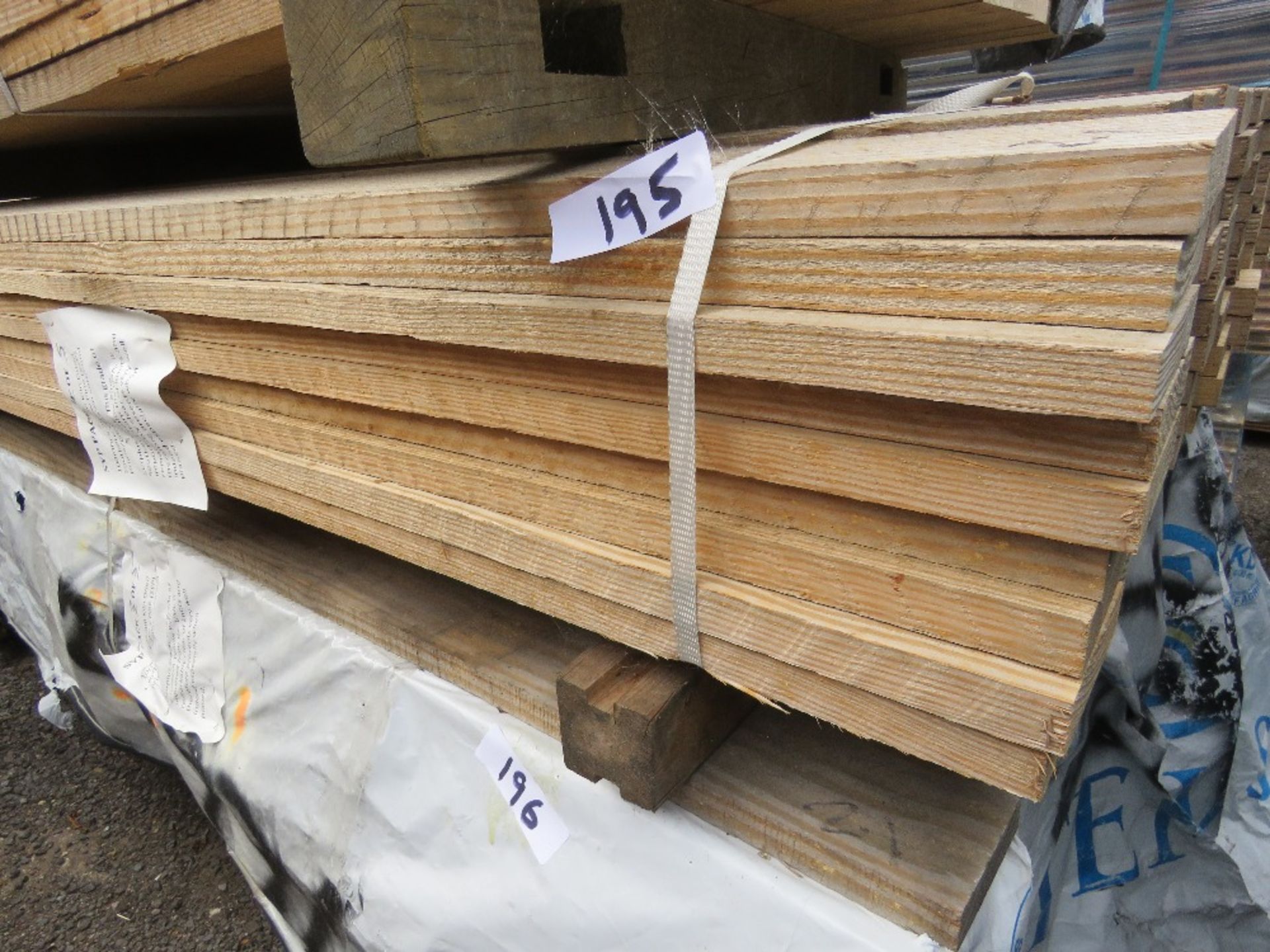 SMALL PACK OF UNTREATED SOUTHERN YELLOW PINE TIMBER BOARDS, 2.1M LENGTH X 100MM X25 WIDTH APPROX.
