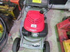 HONDA HRB475 MOWER WITH COLLECTOR.