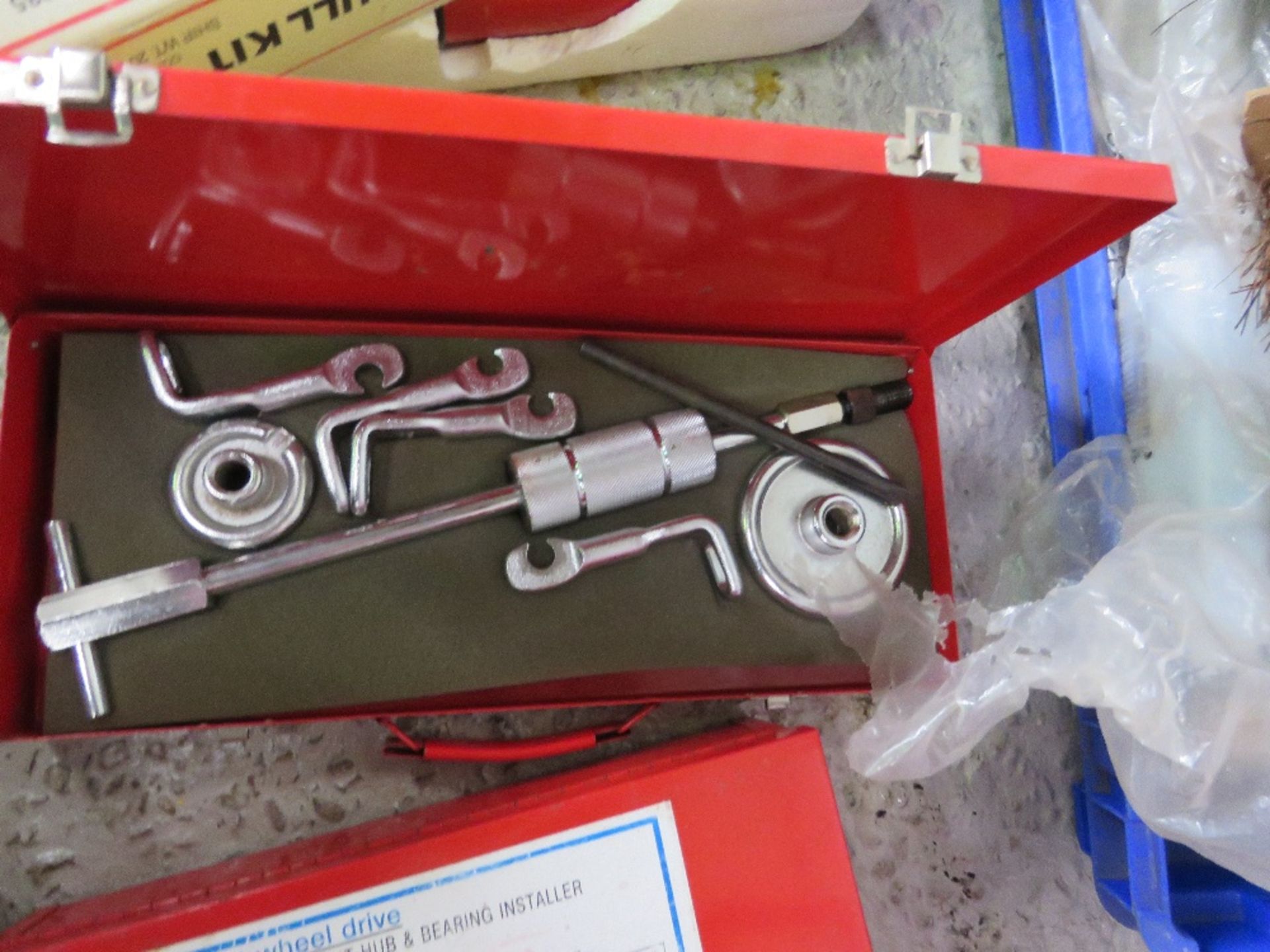 2 X HUB PULLER SETS. THIS LOT IS SOLD UNDER THE AUCTIONEERS MARGIN SCHEME, THEREFORE NO VAT WILL BE - Image 3 of 4