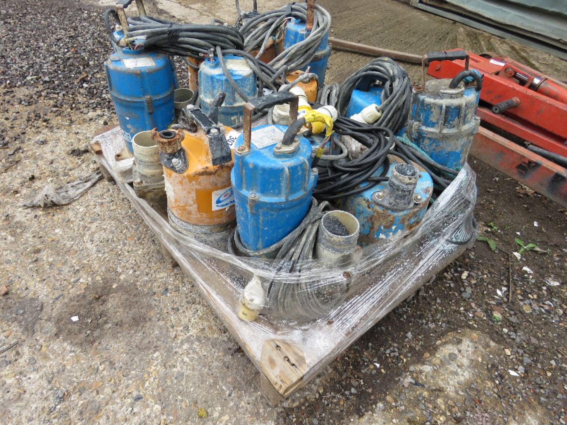 PALLET OF APPROXIMATELY 13NO SUBMERSIBLE WATER PUMPS. - Image 3 of 3