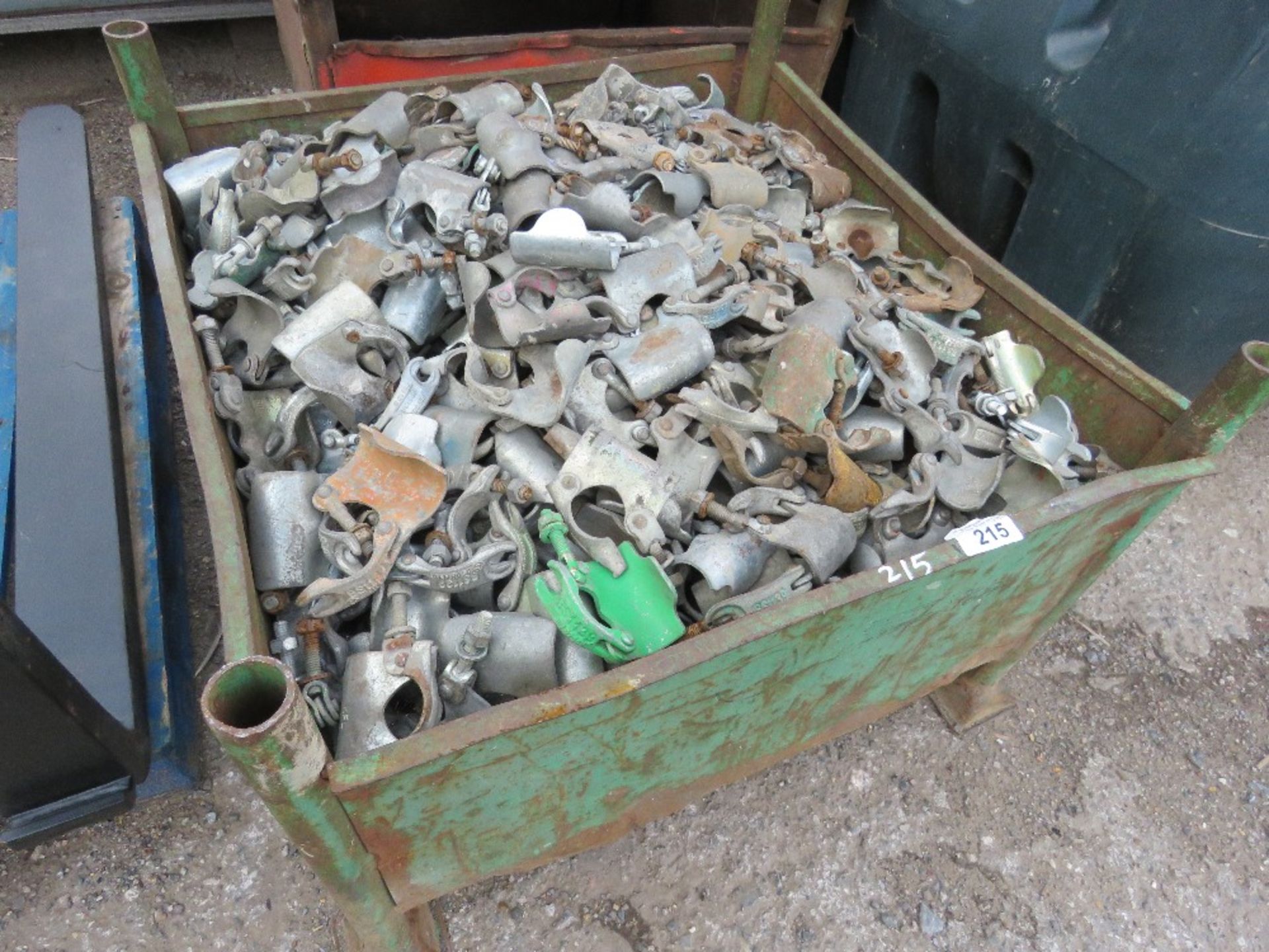 STILLAGE CONTAINING APPROXIMATELY 870 SCAFFOLD CLIPS. NO VAT ON HAMMER PRICE.