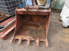 LARGE DIGGER BUCKET, 4FT WIDE ON 65MM PINS.