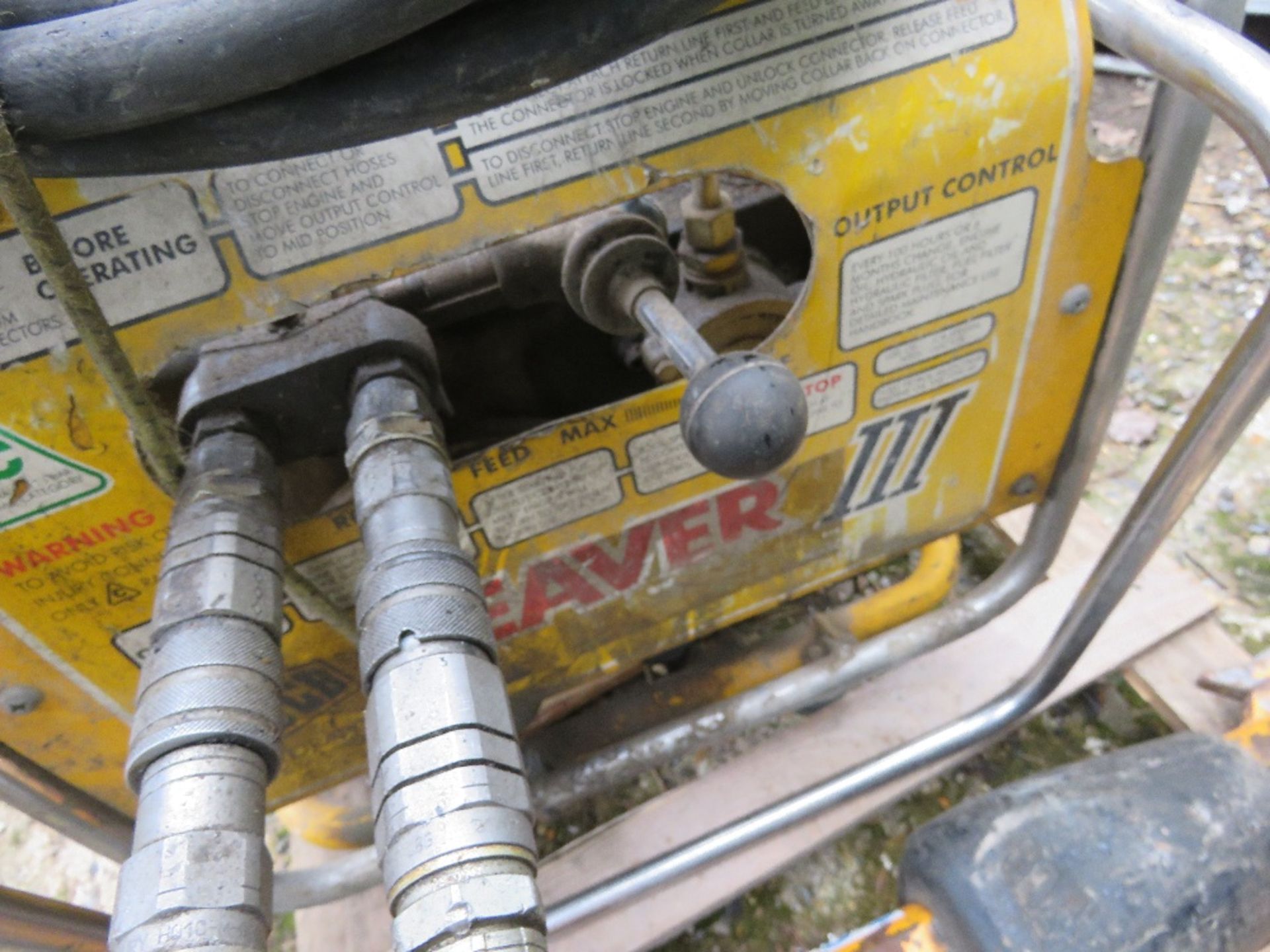 JCB BEAVER HYDRAULIC PACK WITH GUN AND HOSE. WHEN TESTED WAS SEEN TO RUN AND PUMP. THIS LOT IS SOLD - Image 3 of 4