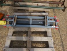 PIPE ROLLER STAND UNIT. THIS LOT IS SOLD UNDER THE AUCTIONEERS MARGIN SCHEME, THEREFORE NO VAT WILL