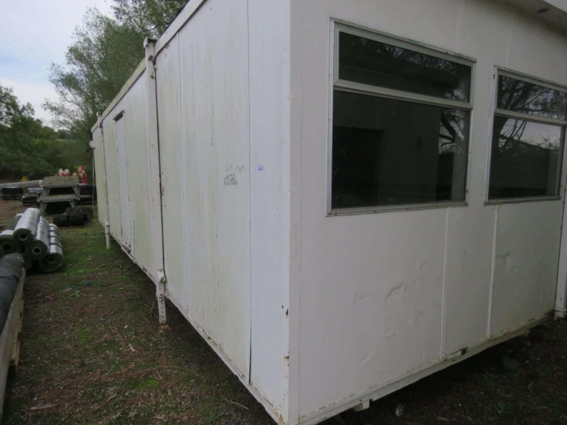 32FT SITE CABIN OFFICE. PREVIOUSLY USED ON HOUSE BUILDING PROJECT.