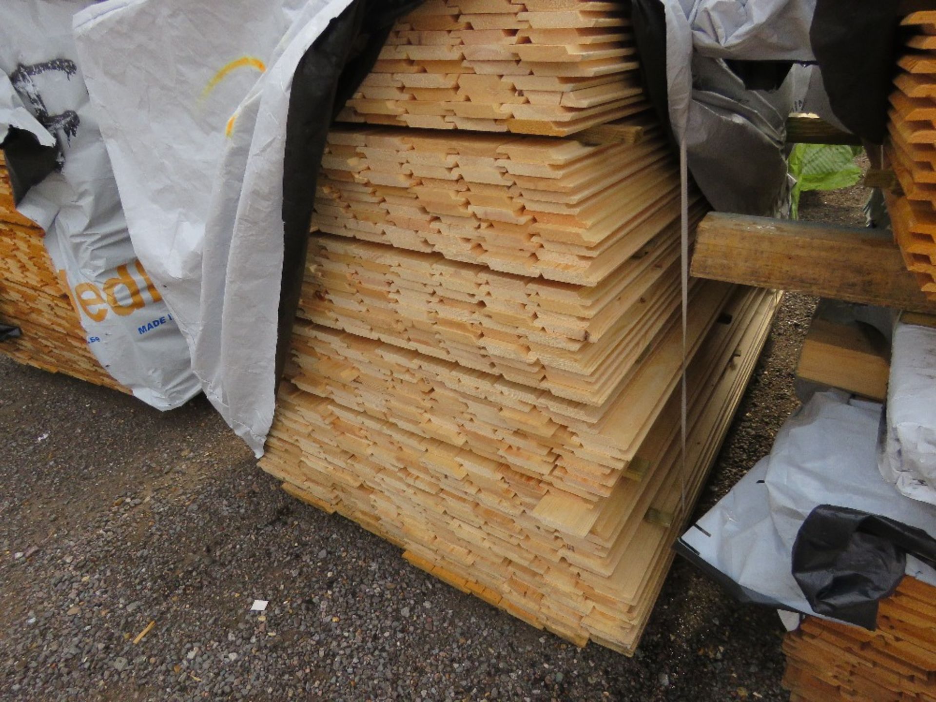 EXTRA LARGE PACK OF UNTREATED SHIPLAP TIMBER BOARDS 1.73METRE LENGTH X 95MM APPROX.