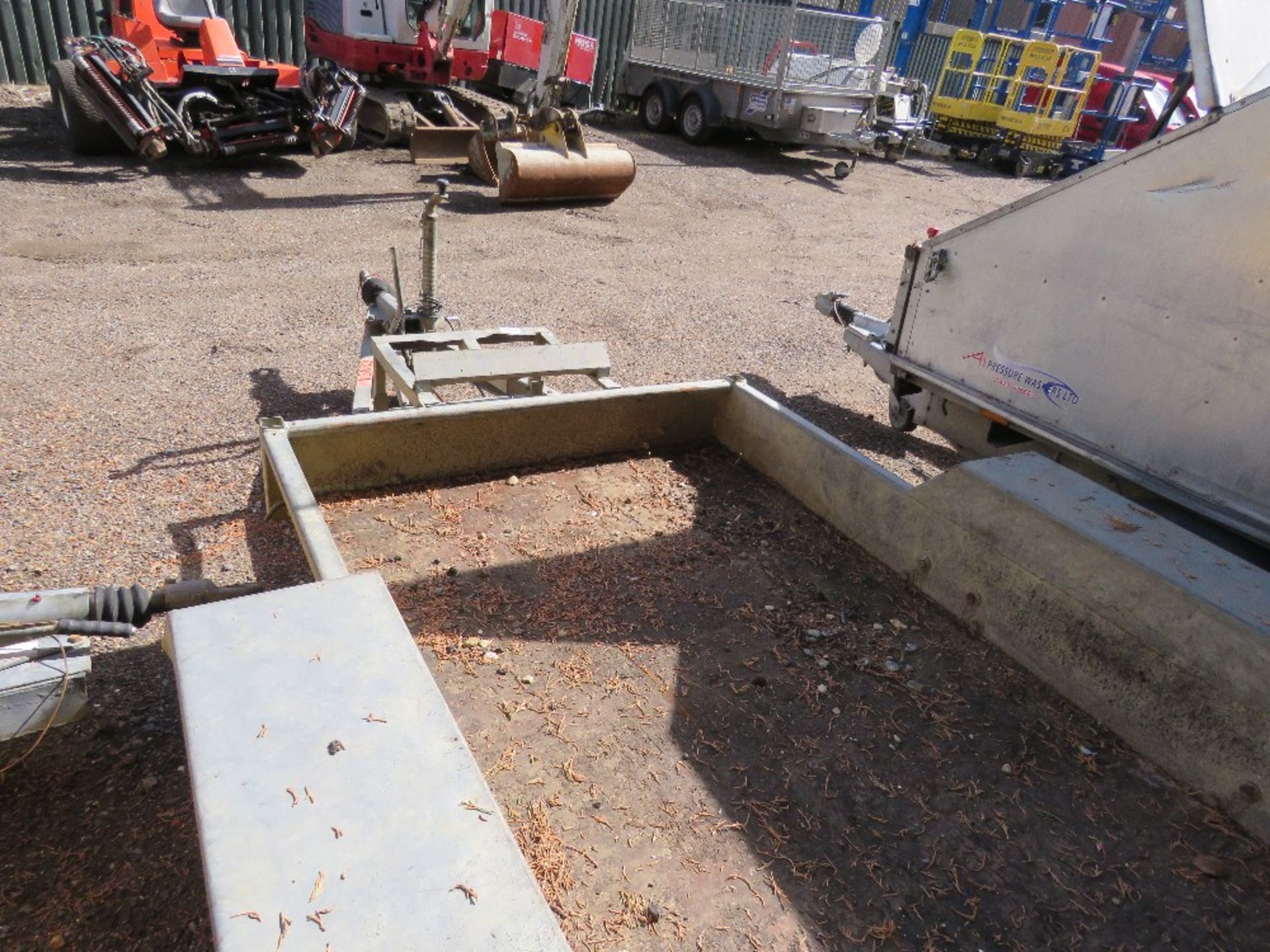 INDESPENSION MINI DIGGER TRAILER, 2700KG RATED. - Image 7 of 7